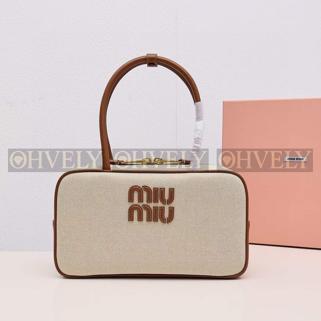 MIUMIU 백 (상품 수정중)
