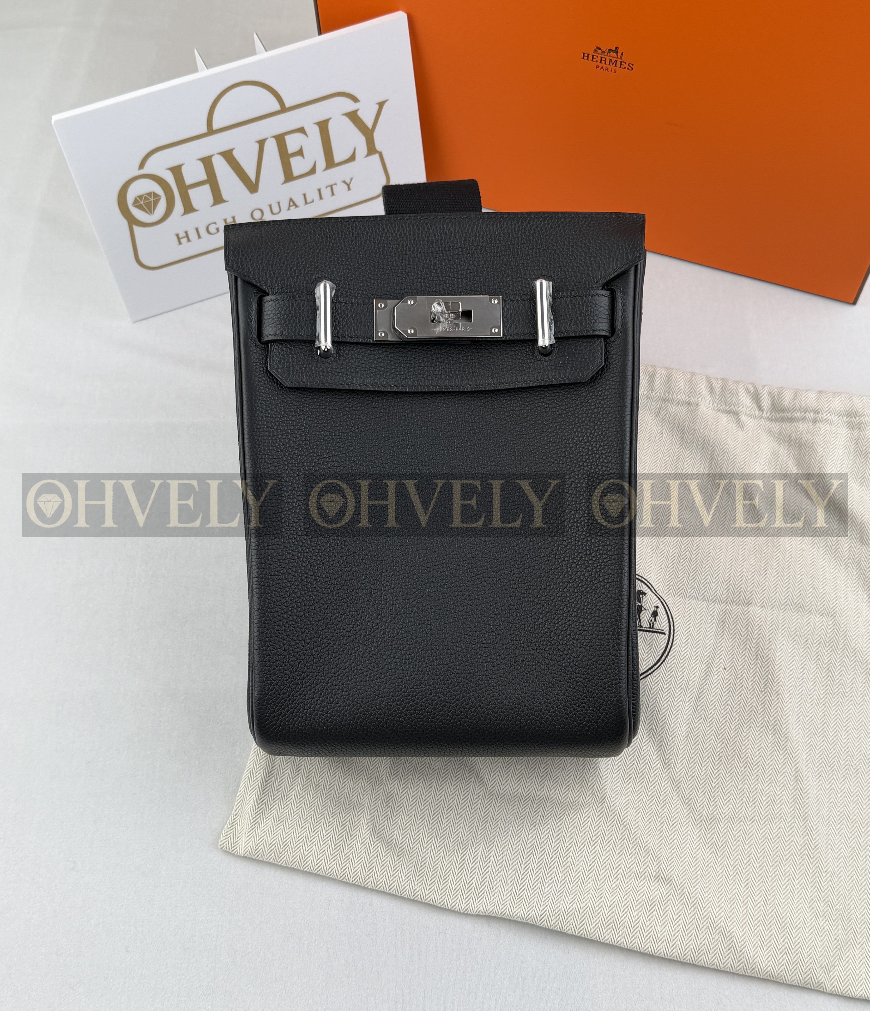 Hermès Hac a Dos PM 블랙 은장 (매장가 2350만)