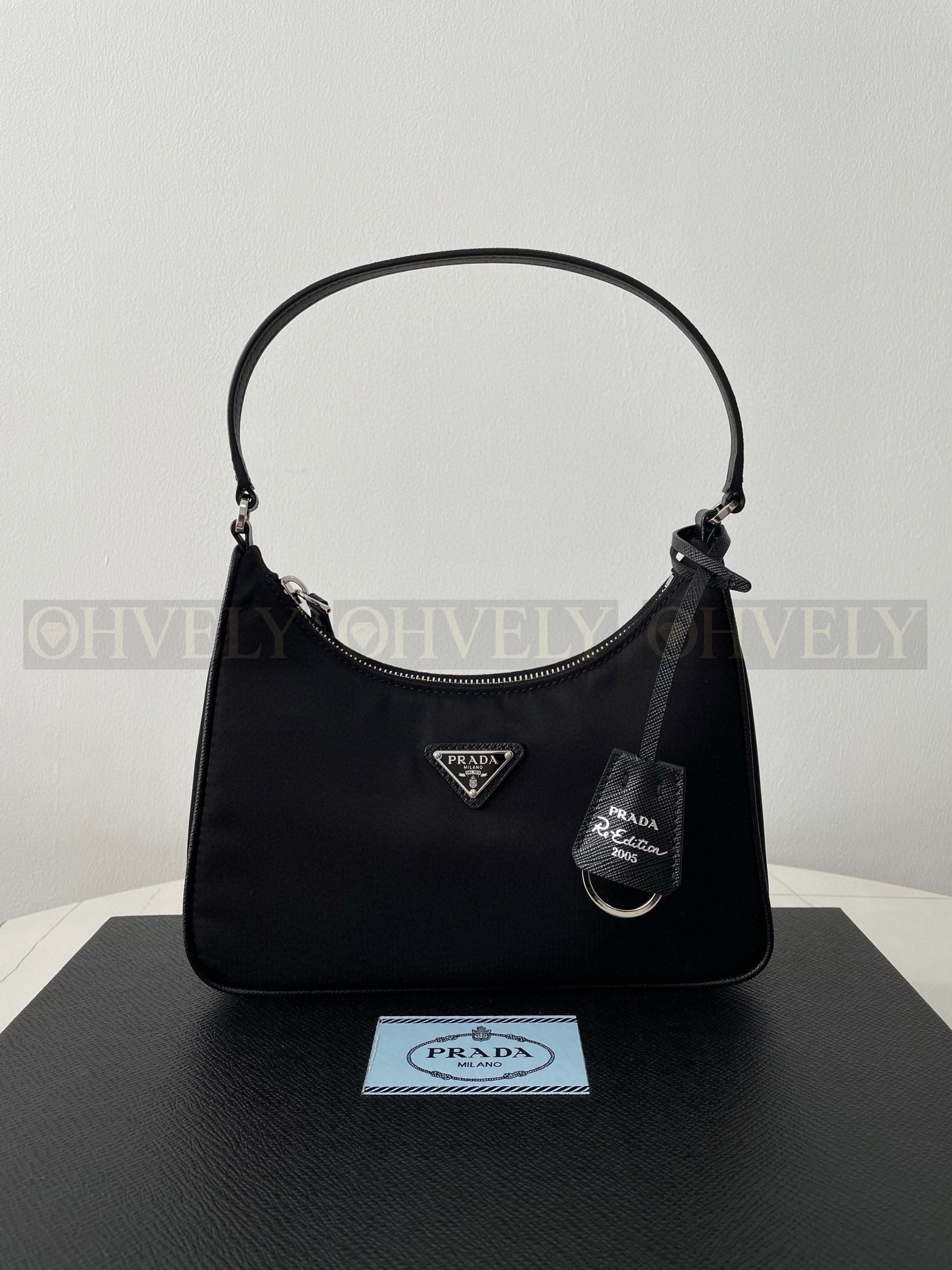 프라다 리에디션 리나일론 호보백 사피아노 핸들