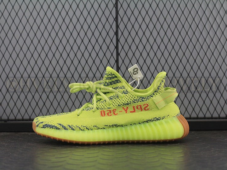 YEEZY 350 V2 세미프로즌