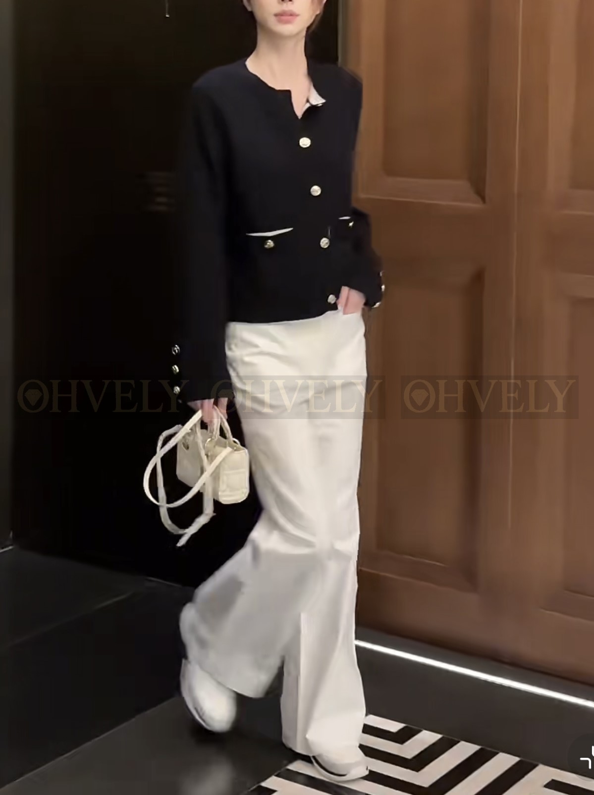 【 ZP 】CHANEL 2025 모직 가디건 (매장가 596만원)