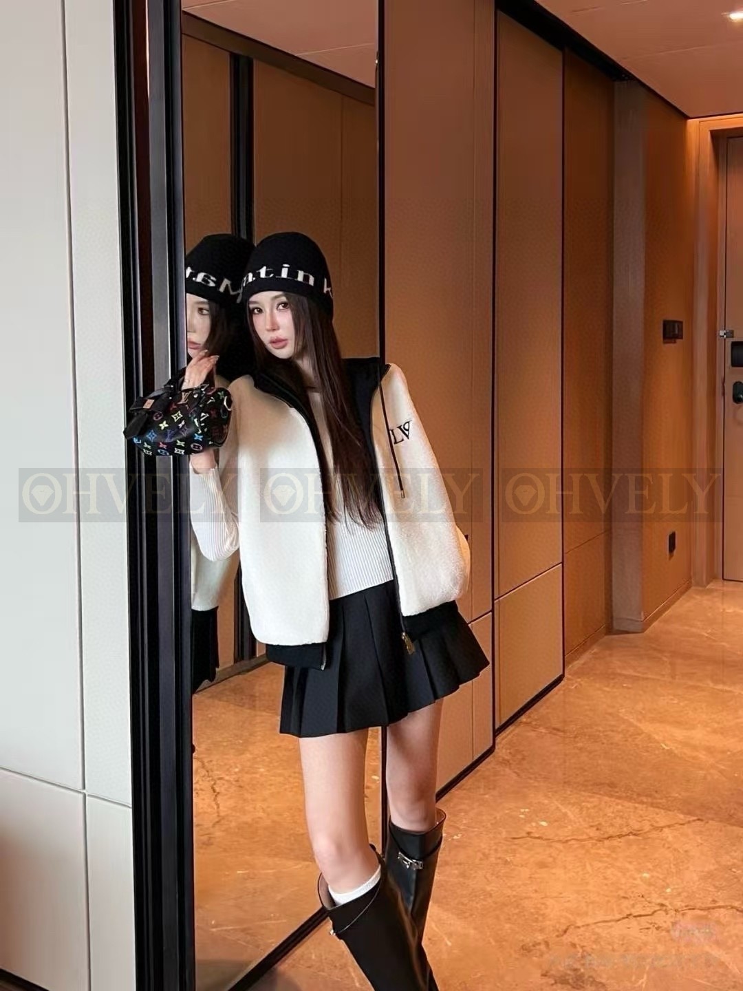 【 ZP 】LOUIS VUITTON 후드 조끼 (매장가 302만원)