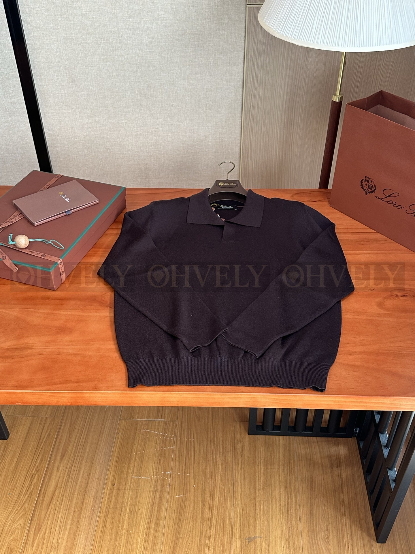 【 ZP 】LoroPiana 긴팔  (매장가 198만원)