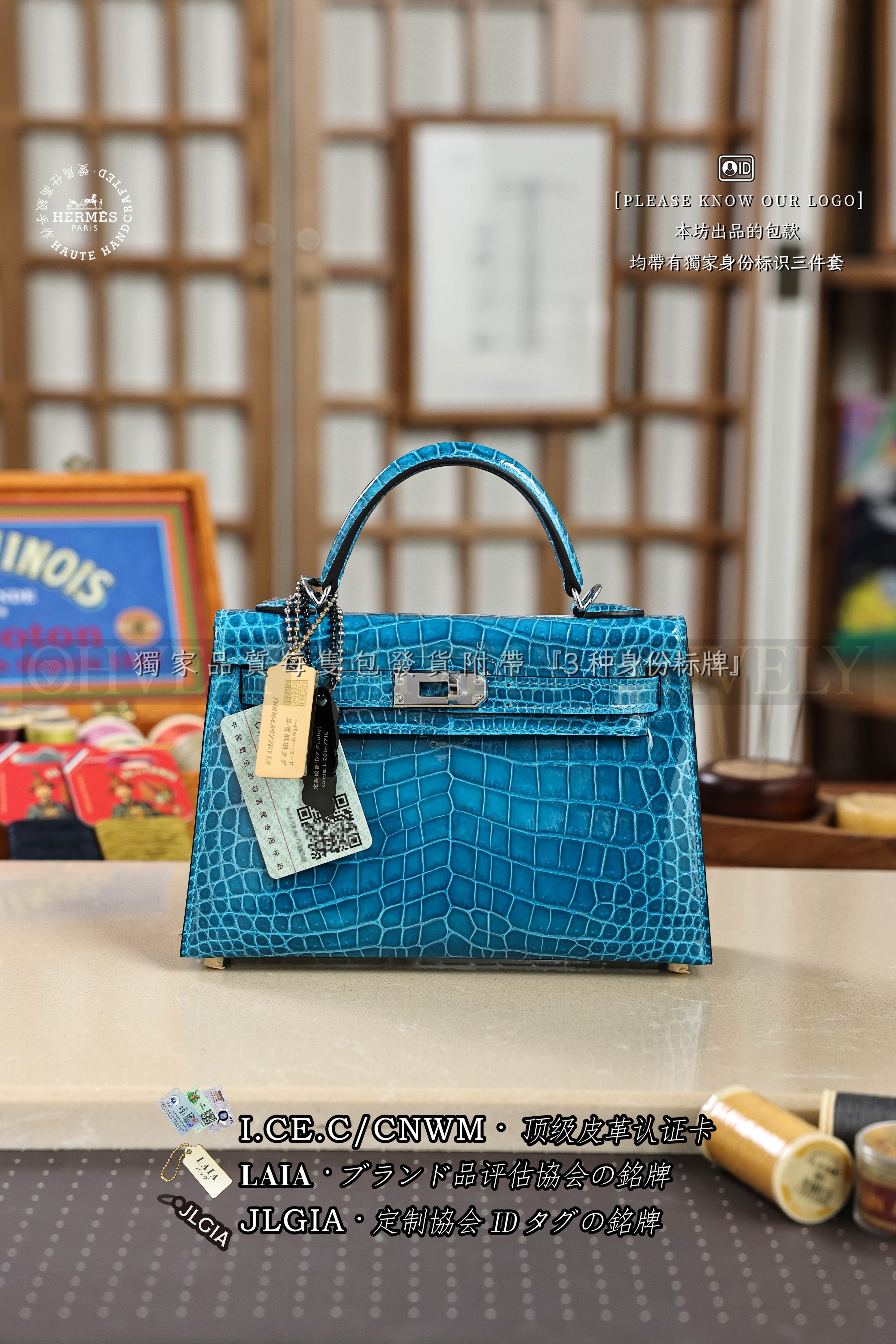 Hermès Kelly 𝙄𝙄 𝙢𝙞𝙣𝙞 𝘽𝙡𝙪𝙚 𝙄𝙯𝙢𝙞𝙧 은장