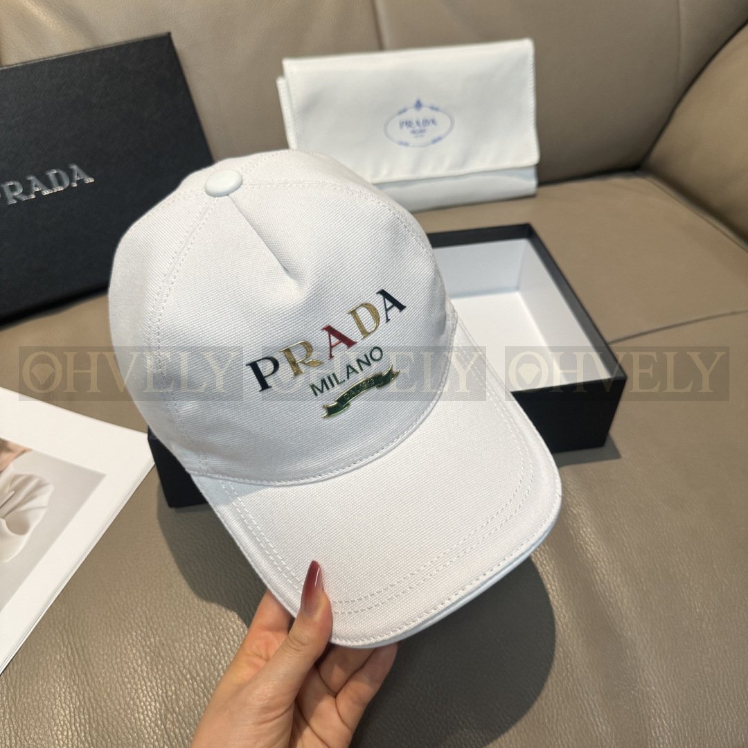 Prada 베이스볼 캡(화이트)