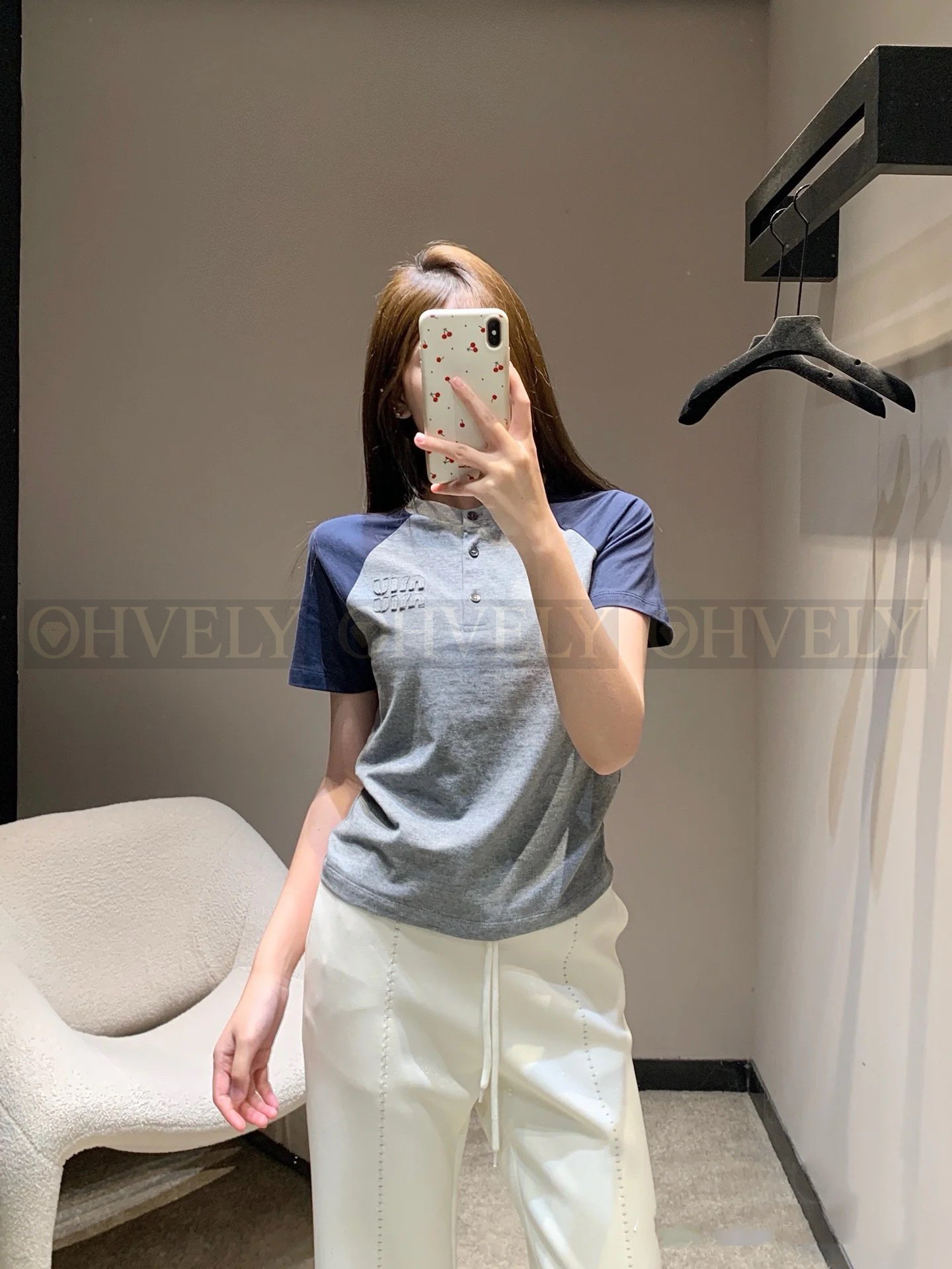 ZP버전 】 MIUMIU 미우미우 콘트라스트 라글란 쇼트 슬리브 티셔츠