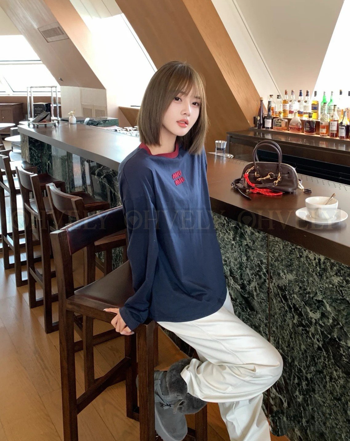 【 ZP버전 】 MIUMIU 미우미우 26SS 로고 자수 링거 롱 슬리브 티셔츠