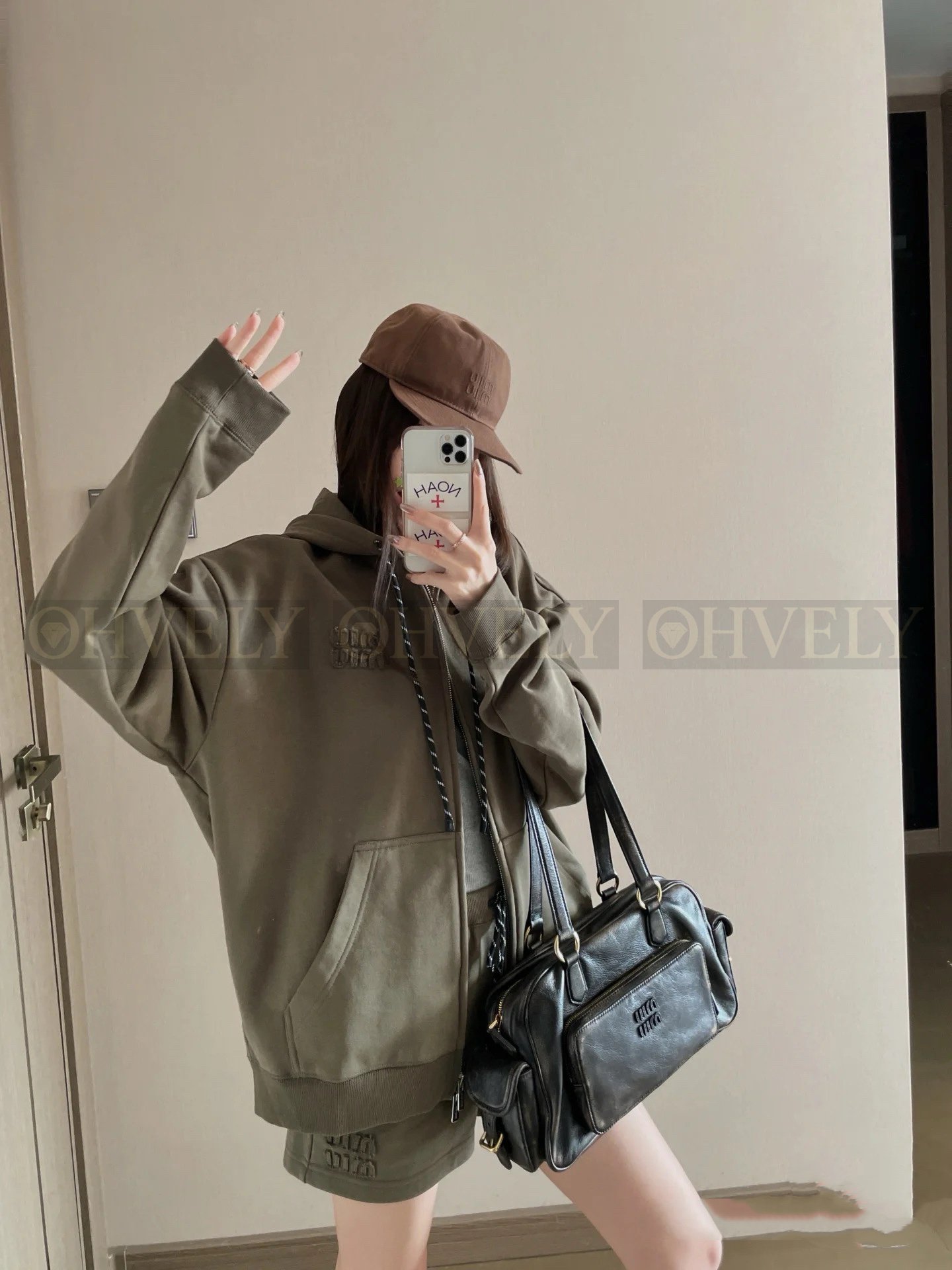 【 ZP버전 】 MIUMIU 올리브 그린 코튼 저지 후드 집업