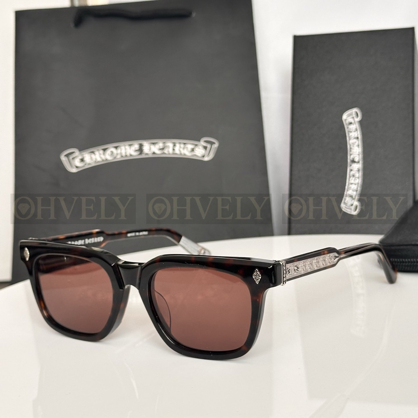 CHROME HEARTS  크롬하츠 엠비딕스트로우스 선글라스