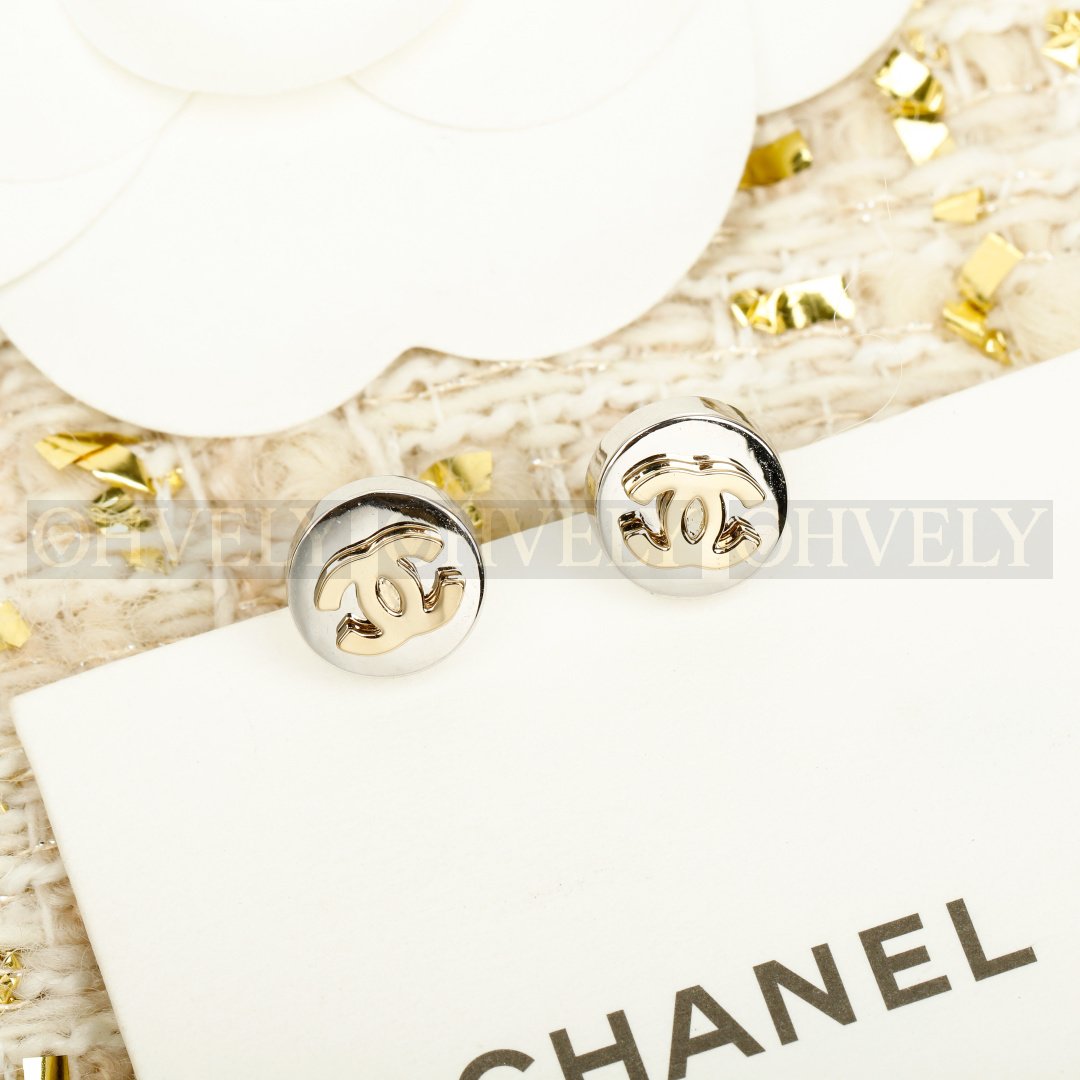 샤넬 CHANEL 바이컬러 버튼 이어링