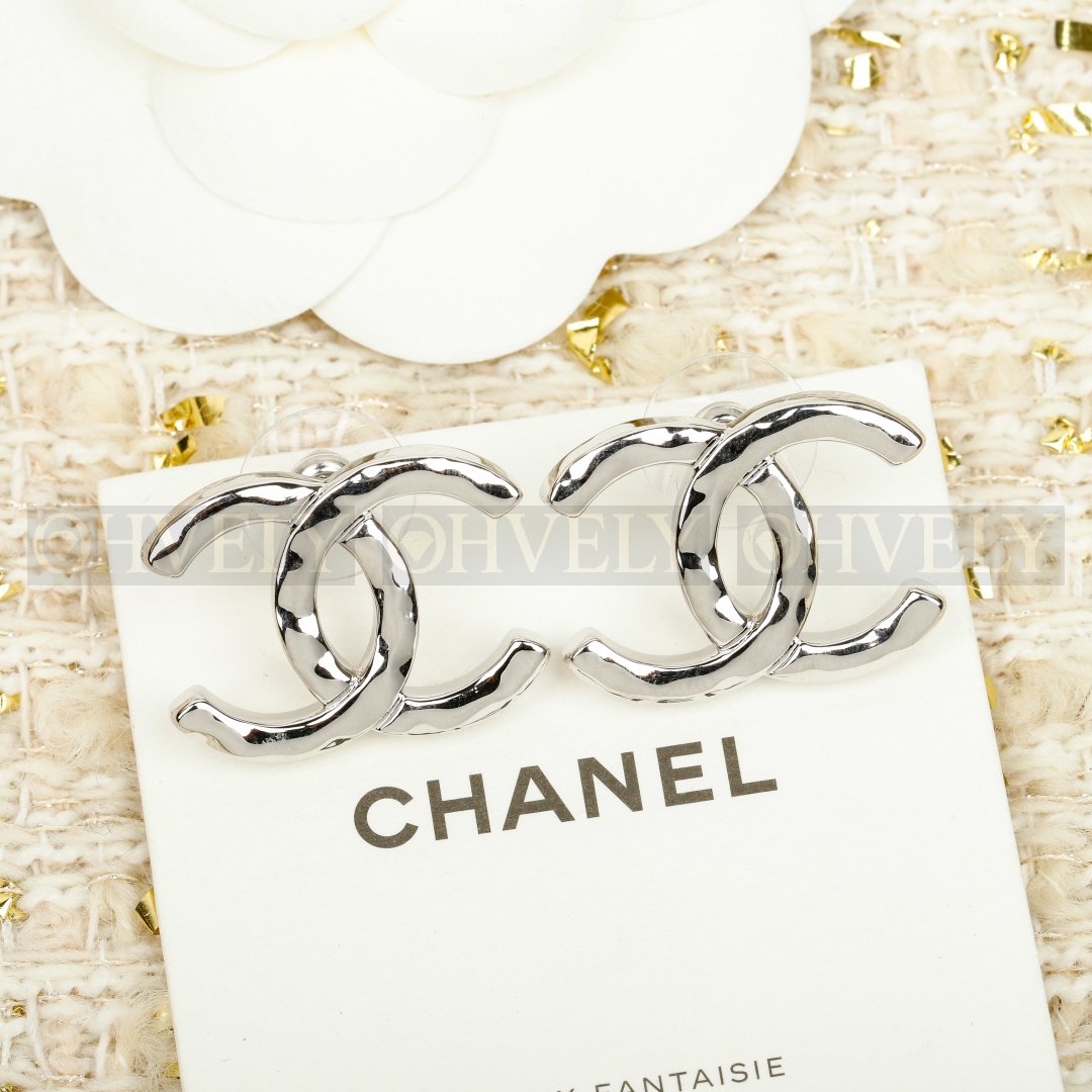 샤넬 CHANEL CC 로고 이어링 (실버)