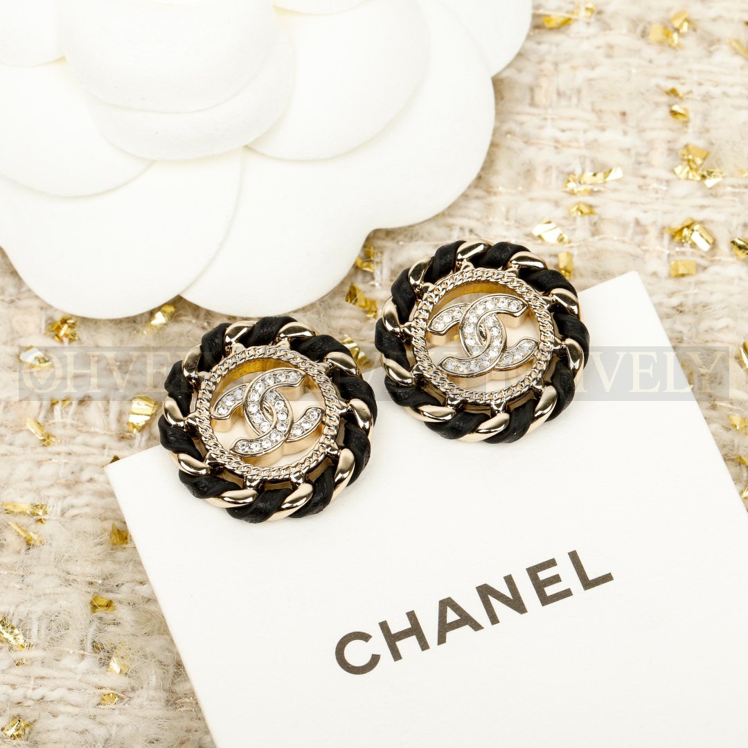 샤넬 CHANEL 메탈 램스킨 스트라스 이어링