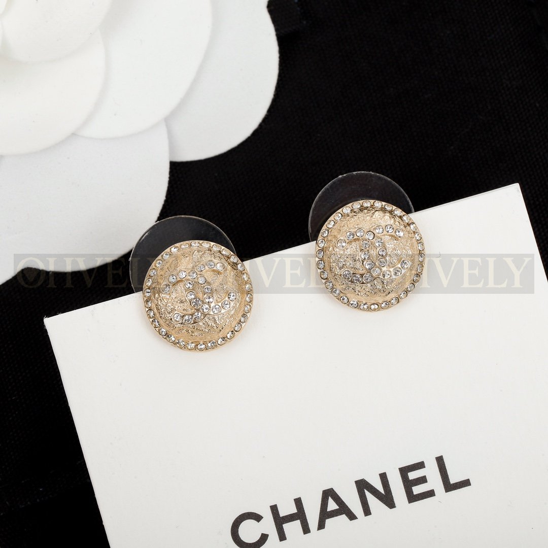 샤넬 CHANEL 해머드 메탈 스트라스 이어링