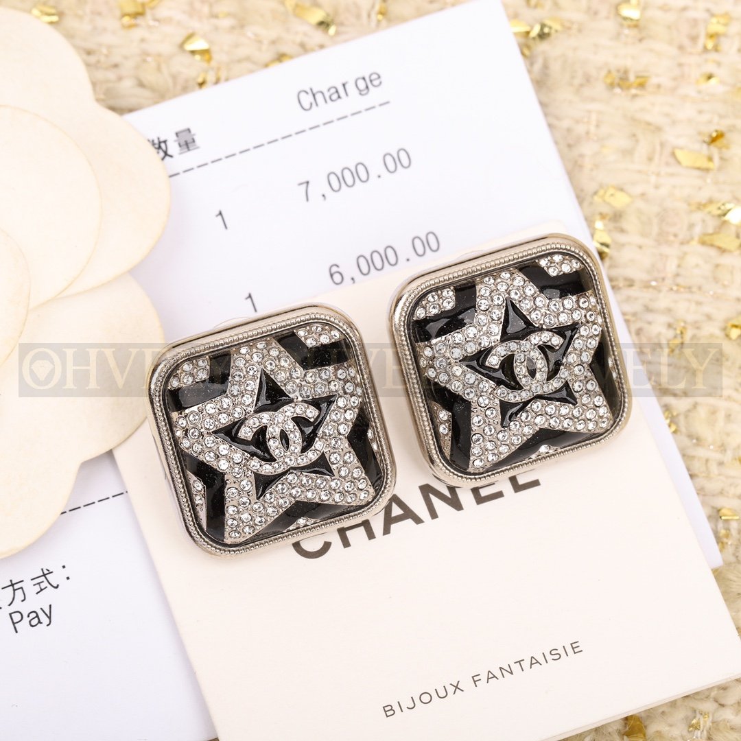 샤넬 CHANEL 블랙 레진 스타 스트라스 이어링 (스와로브스키 버)