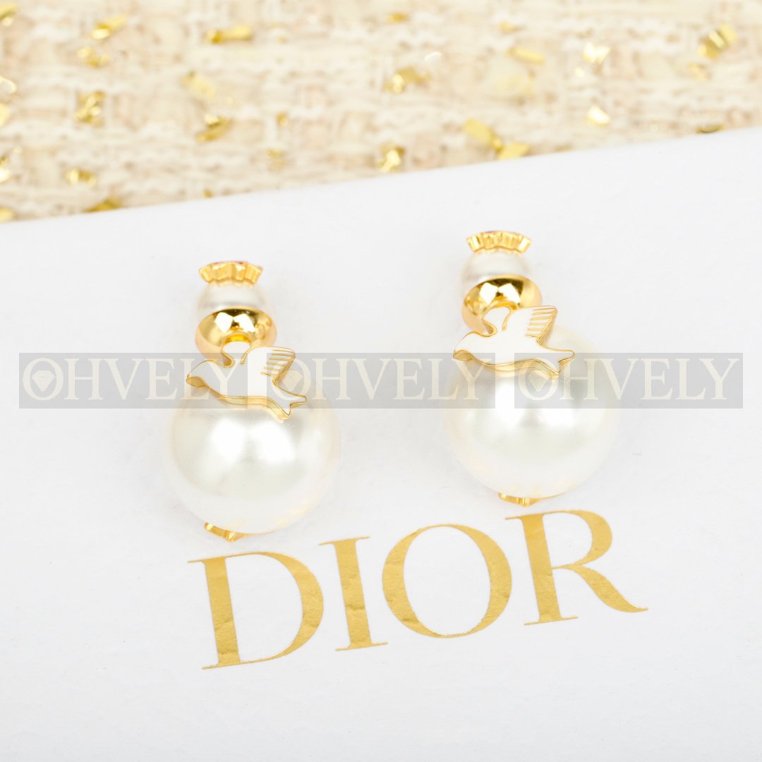 디올 Dior 진주 스터드 이어링