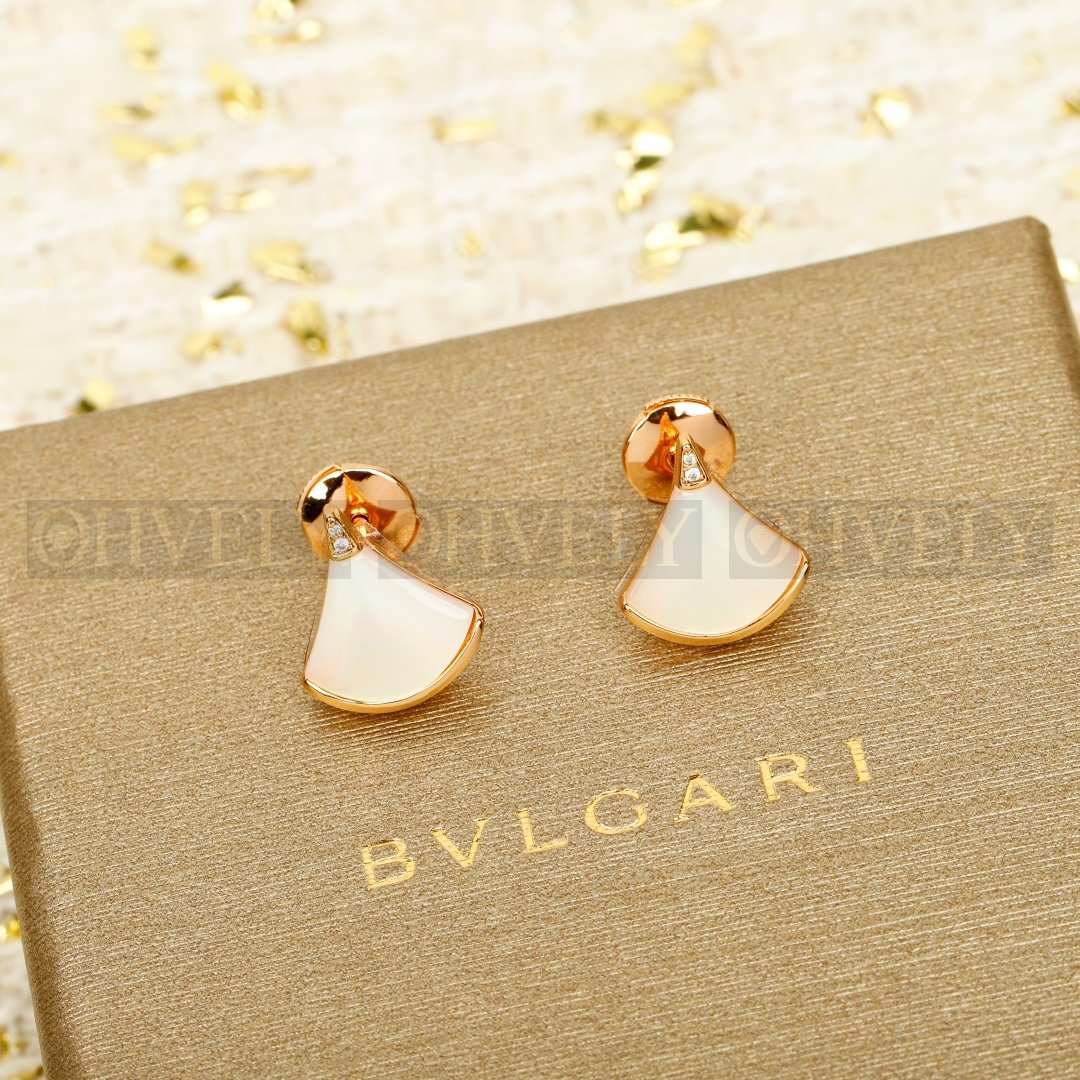 불가리 BVLGARI 디바스 드림 이어링 (화이트 펄)