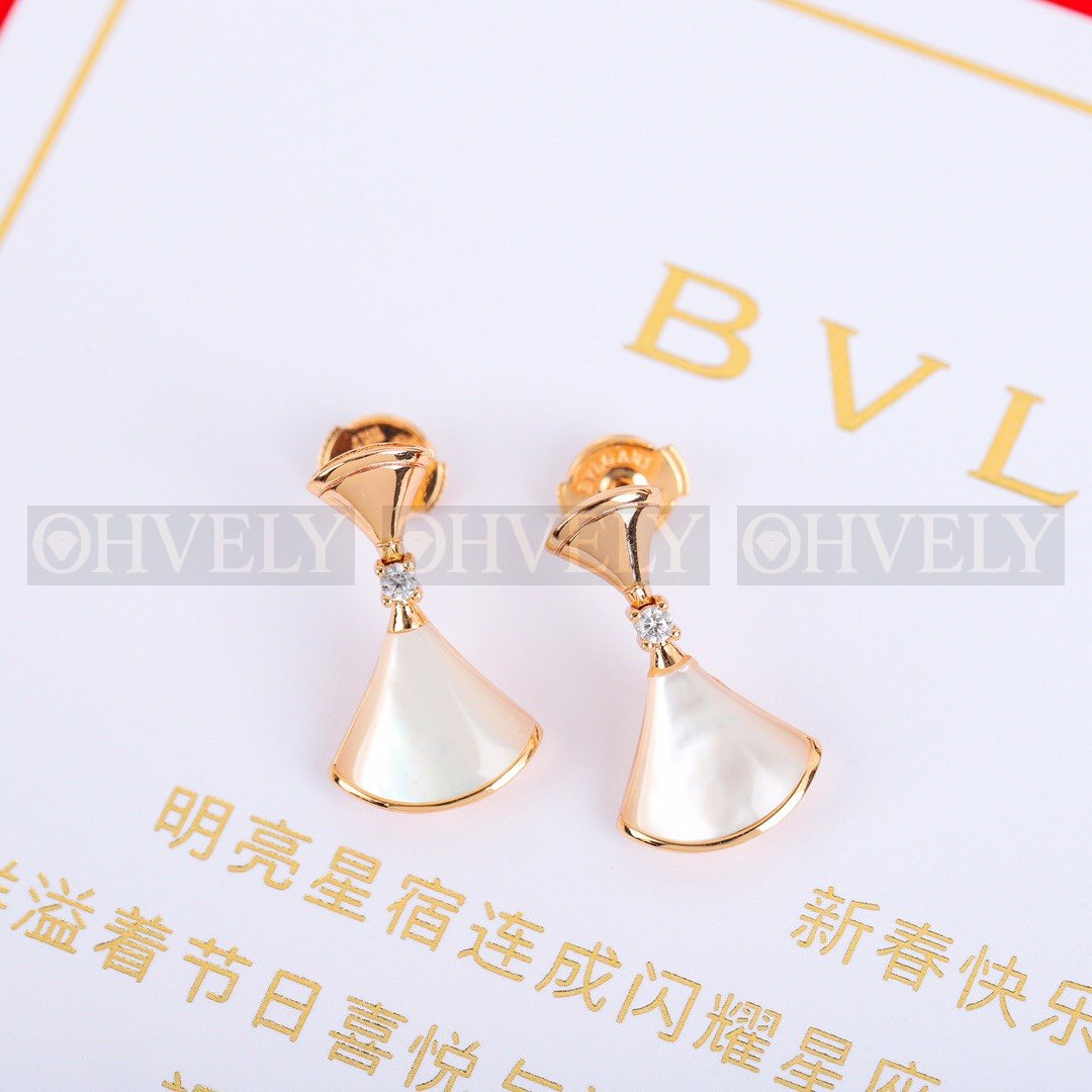 불가리 BVLGARI 디바스 드림 이어링 (V금장/화이트)