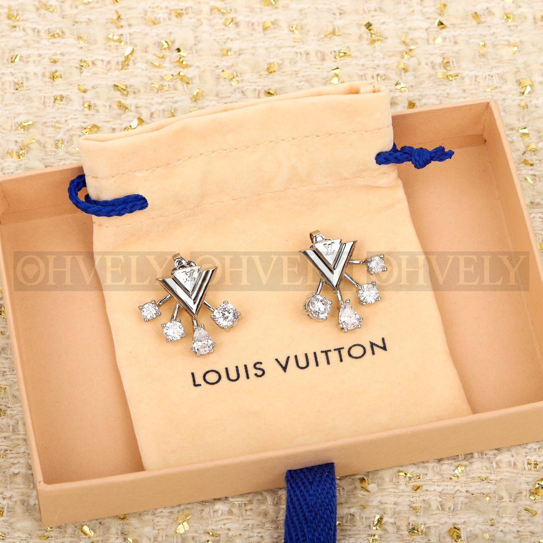 루이비통 Louis Vuitton 북클 드레이유 V 스트라스 이어링