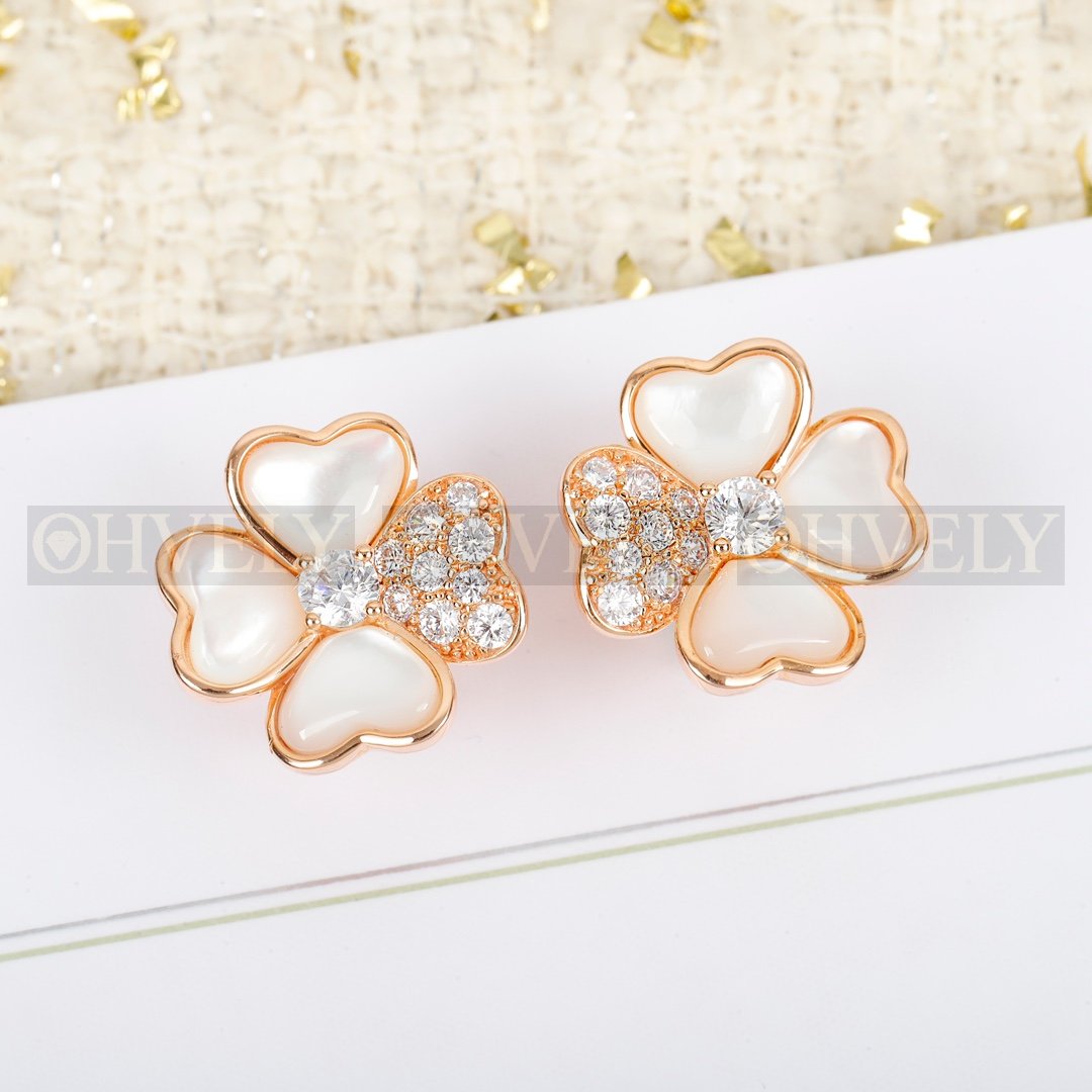 반클리프 아펠 Van Cleef & Arpels 코스모스 진주 이어링