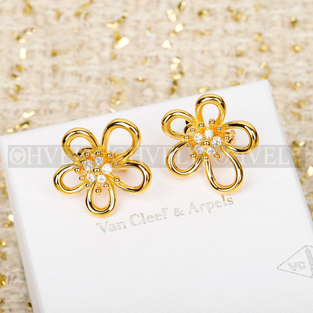 반클리프 아펠 Van Cleef & Arpels 플라워레이스 이어링 ( 금판 )