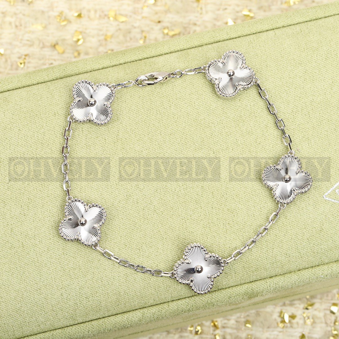 반클리프 아펠 Van Cleef & Arpels 빈티지 알함브라 브레이슬릿 ( 실버 )