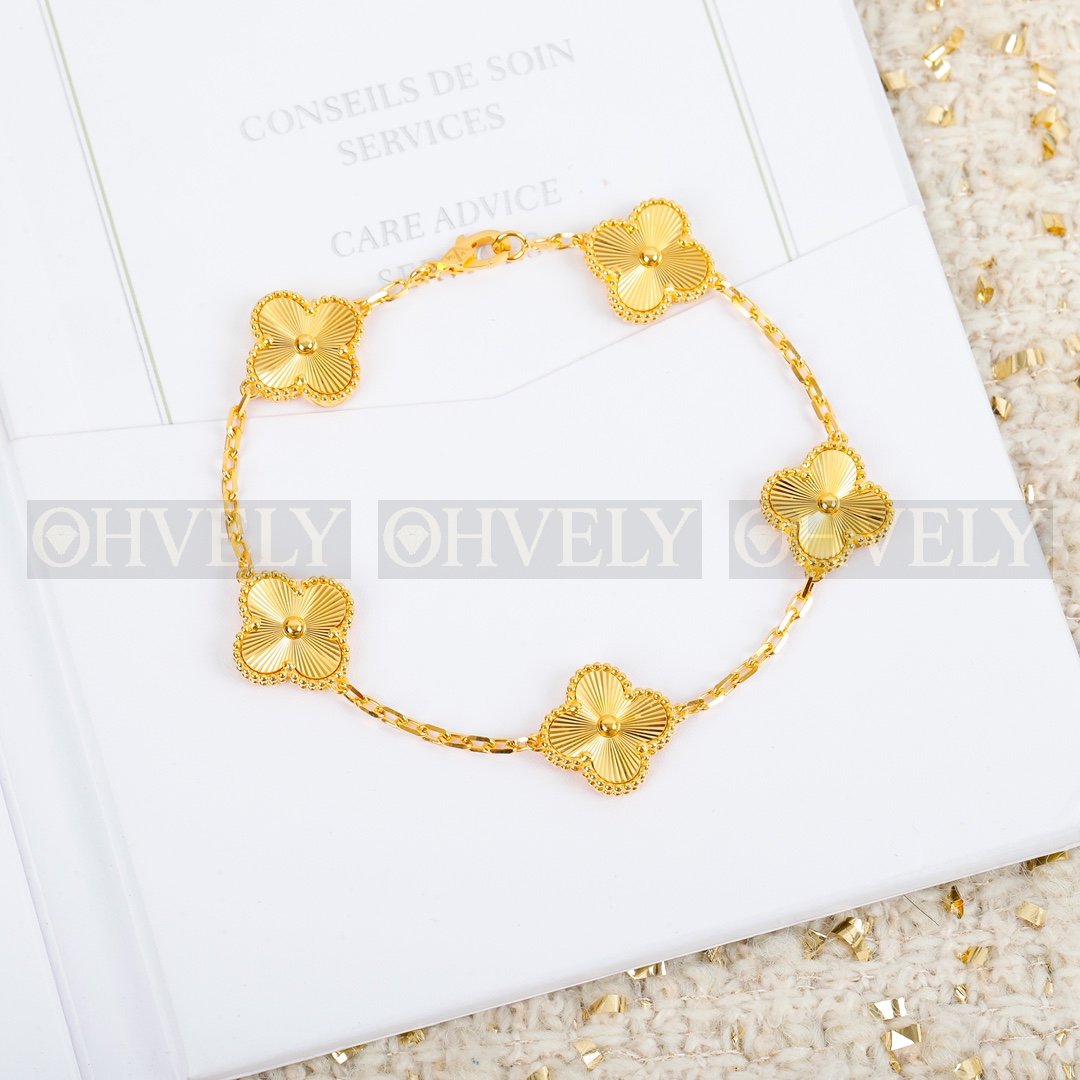 반클리프 아펠 Van Cleef & Arpels 빈티지 알함브라 브레이슬릿 ( 골드 )