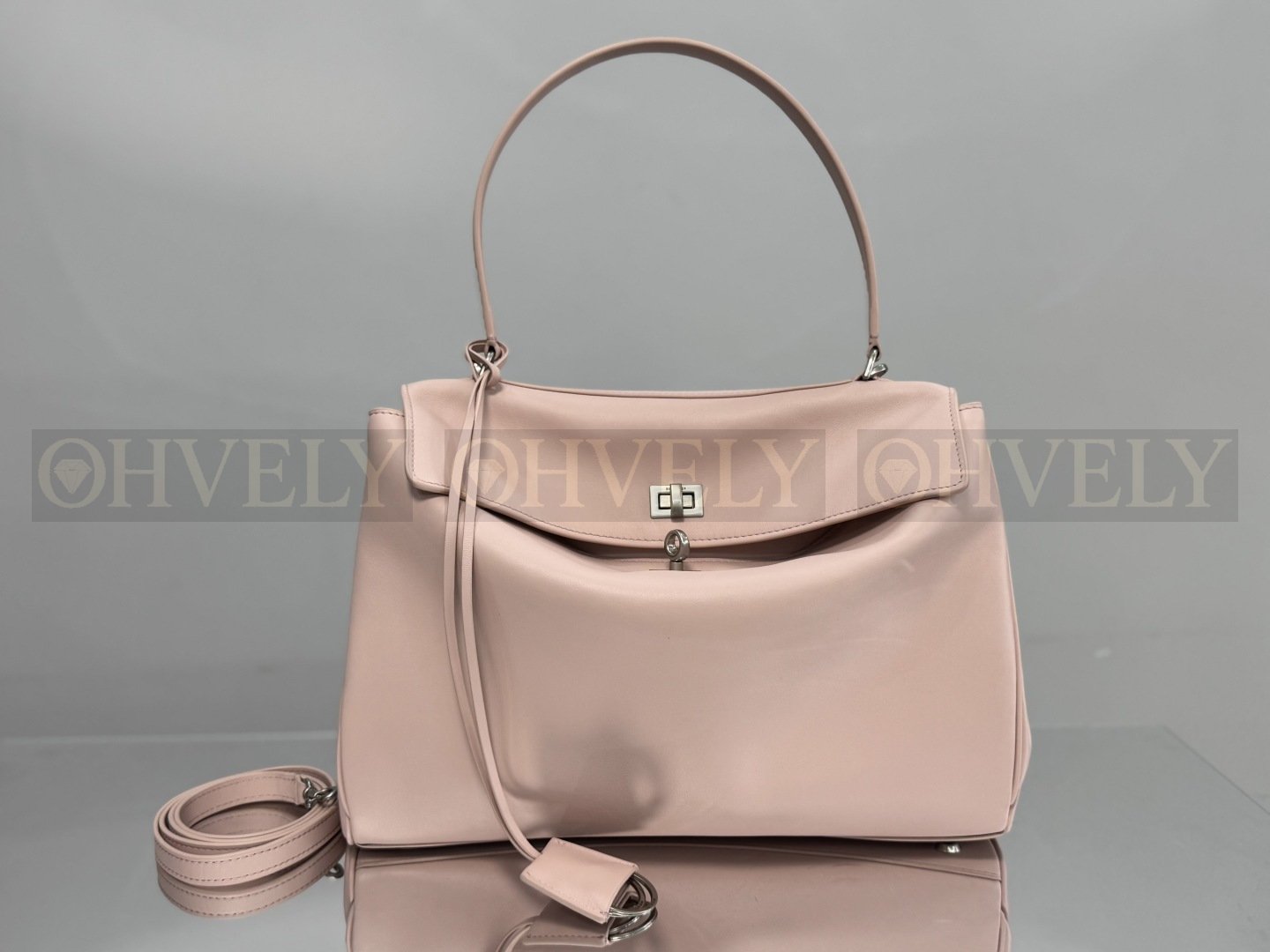 Balenciaga Rodeo 미디움백(핑크)