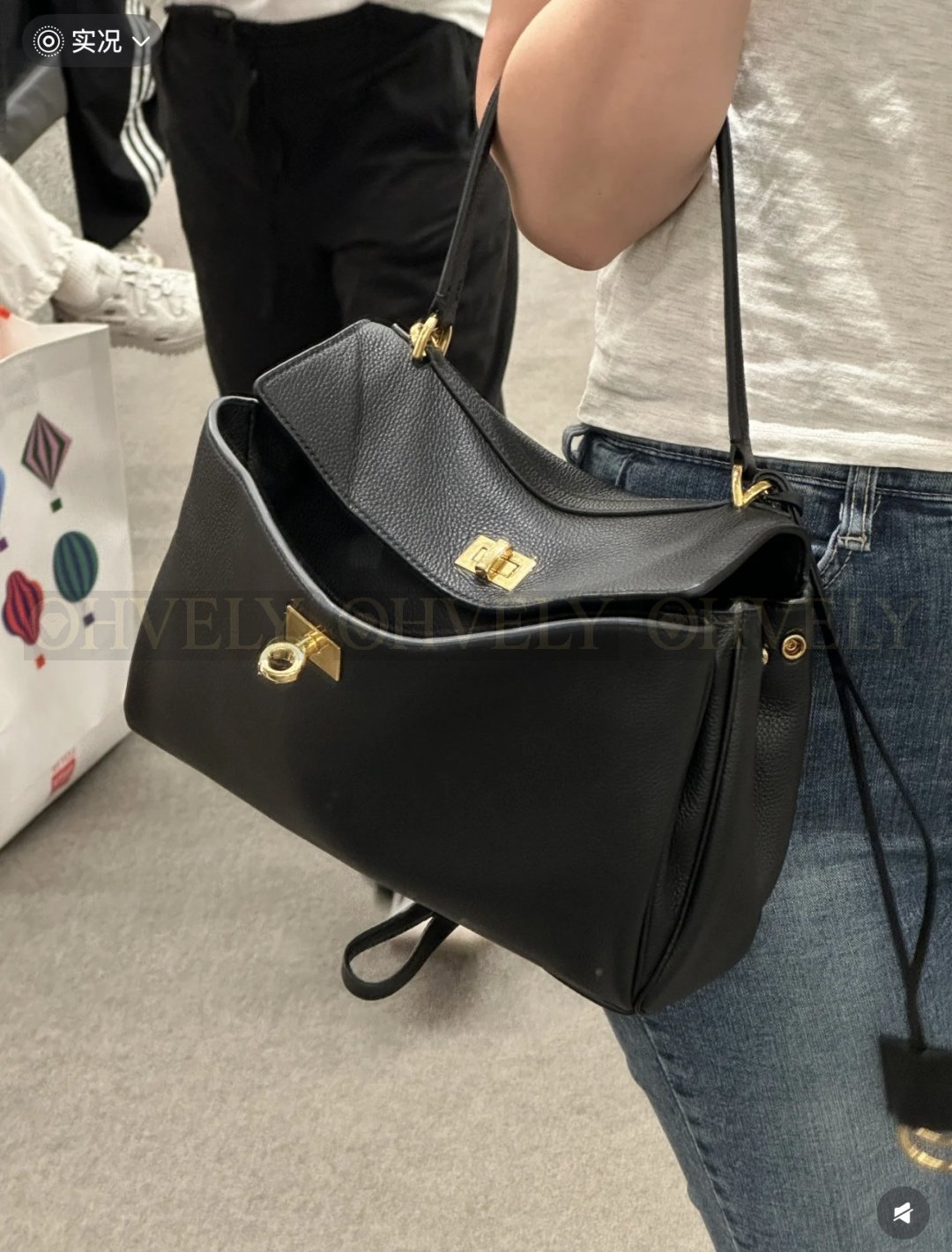 Balenciaga Rodeo 스몰백(블랙)금장