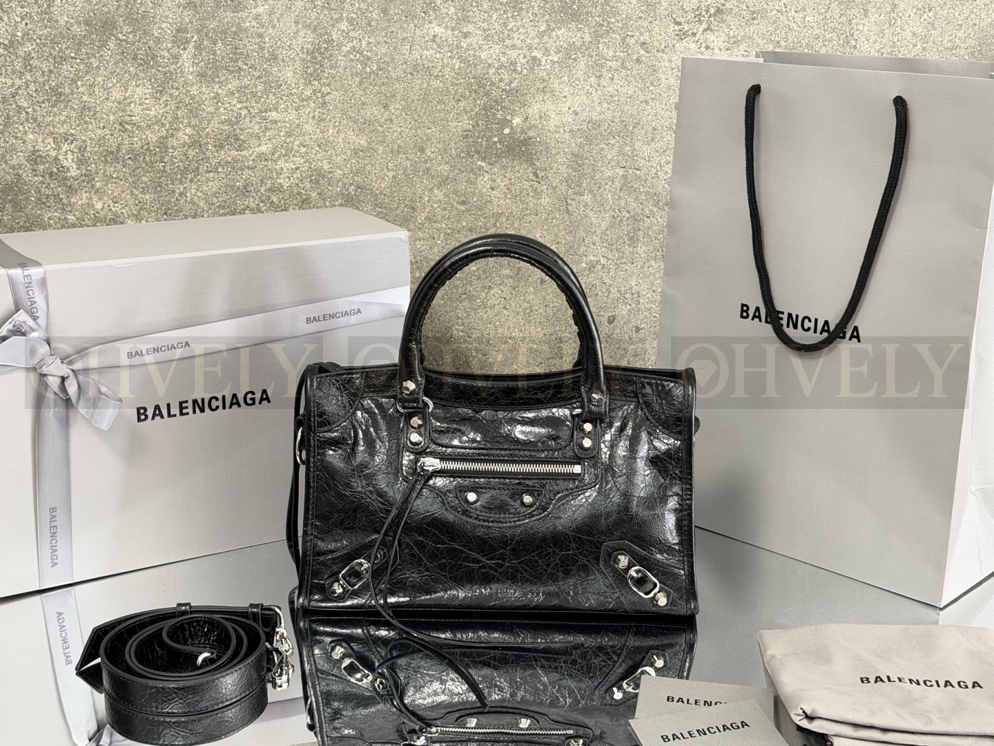 Balenciaga Le city 스몰백(블랙)실버버클