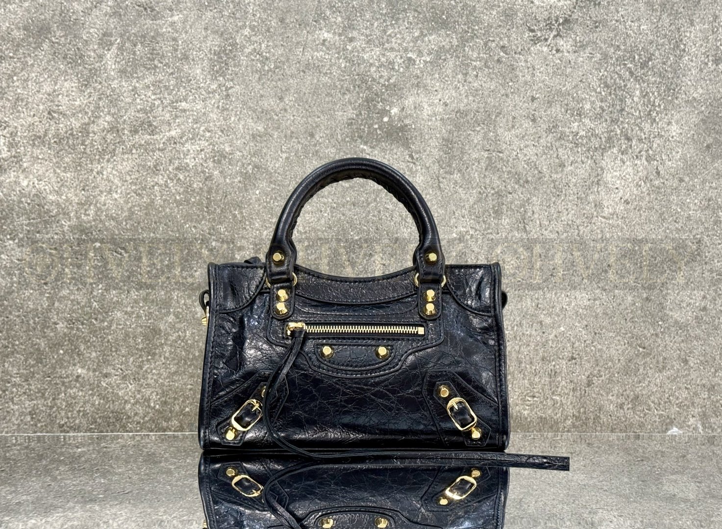 Balenciaga Le city 스몰백(블랙)골드버클