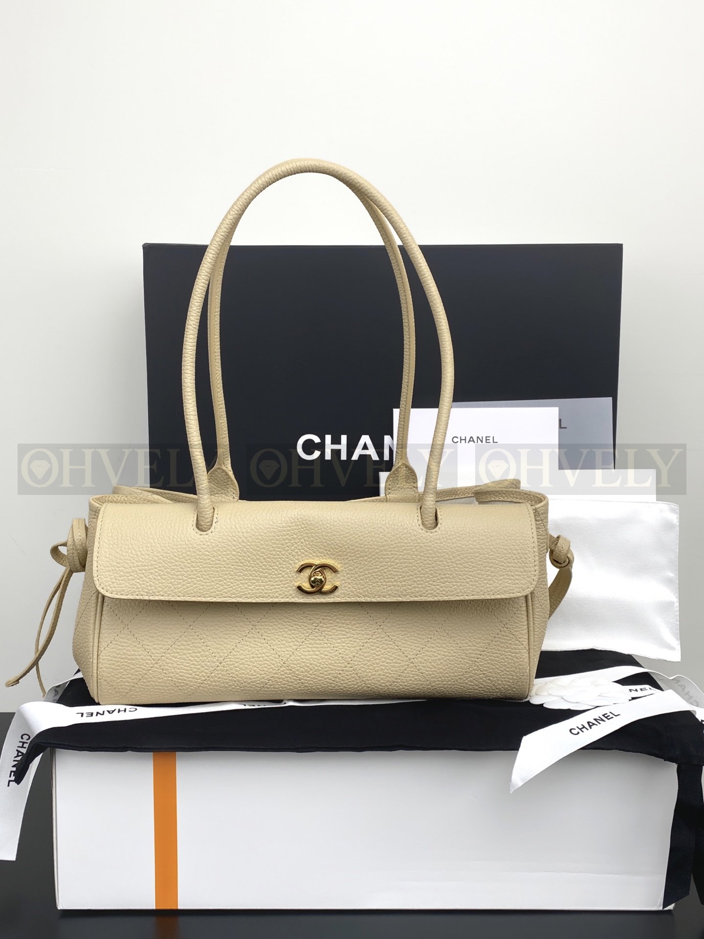 Chanel 26 스몰 쇼핑백 그레인드 카프스킨(베이지)