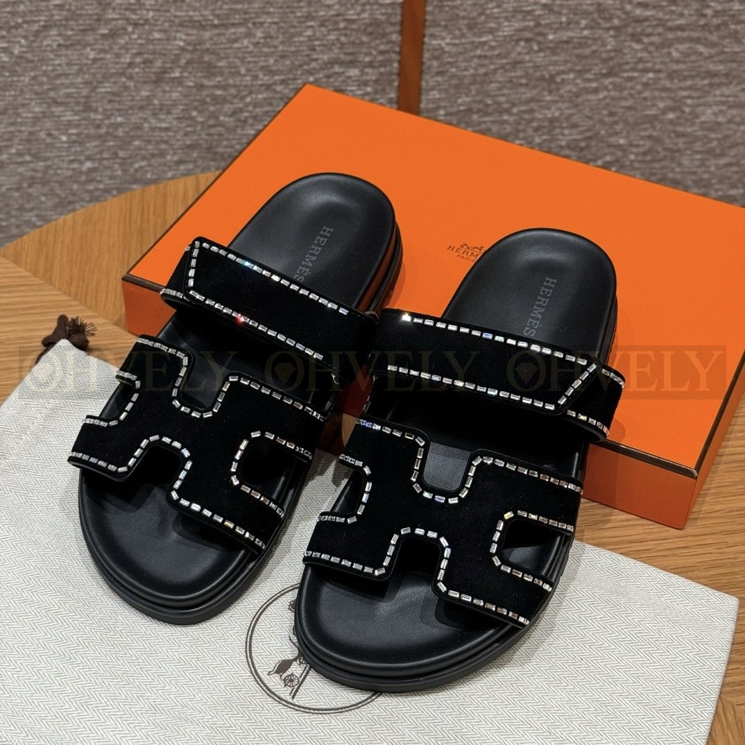 HERMÈS 에르메스 칩레 샌들 스웨이드 고트스킨 & 크리스탈 디테일 (Noir)