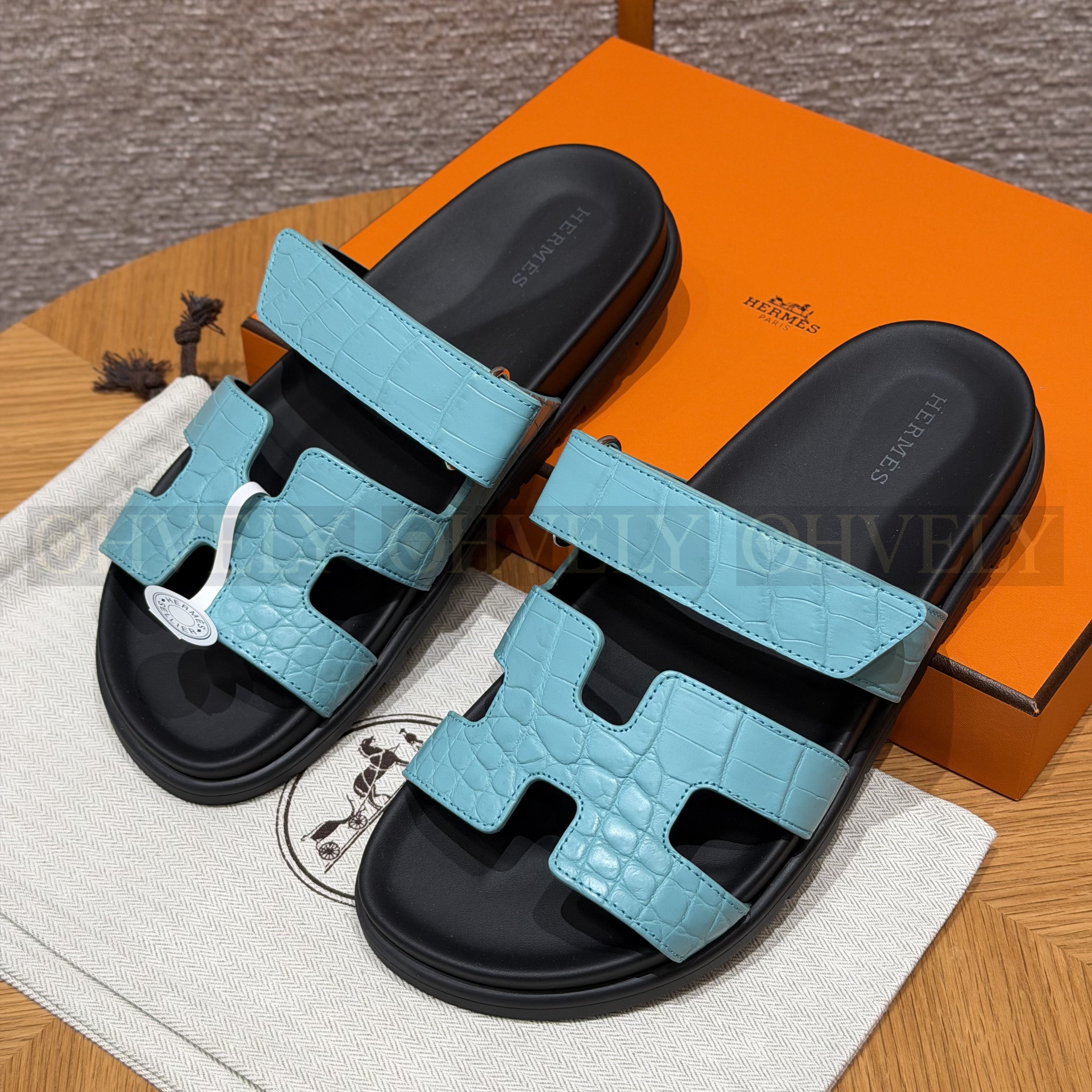 HERMÈS 에르메스 치레 샌들 매트 엘리게이터 & 블랙 로버 솔  (Bleu Cyan)