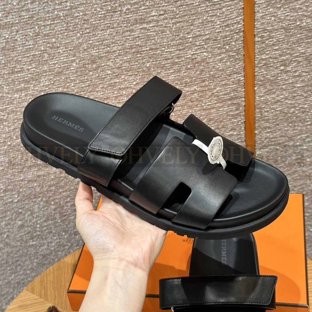HERMÈS 에르메스 칩레 샌들 박스 카프스킨 & 블랙 로버 솔 (Black)