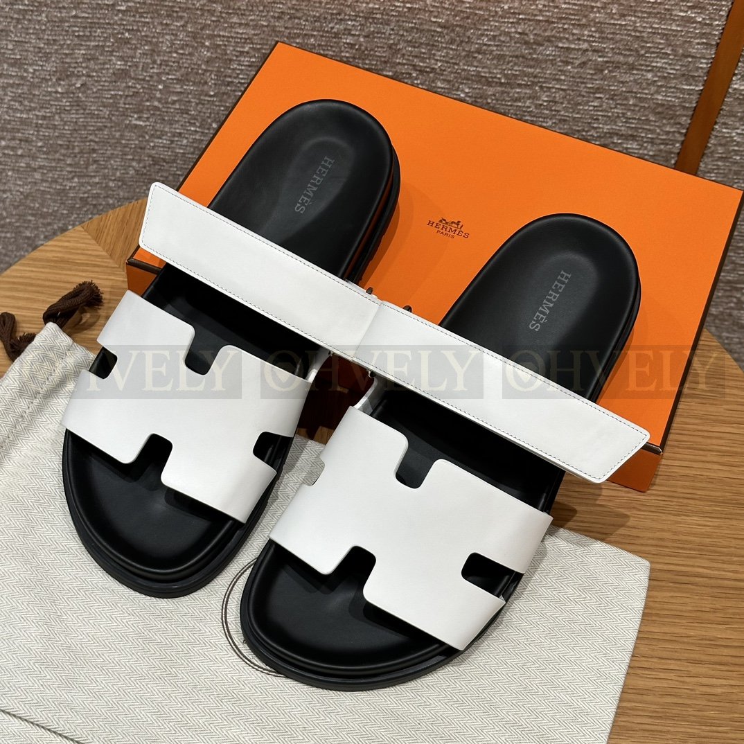 HERMÈS 에르메스 칩레 샌들 박스 카프스킨 & 블랙 로버 솔 (Blanc)