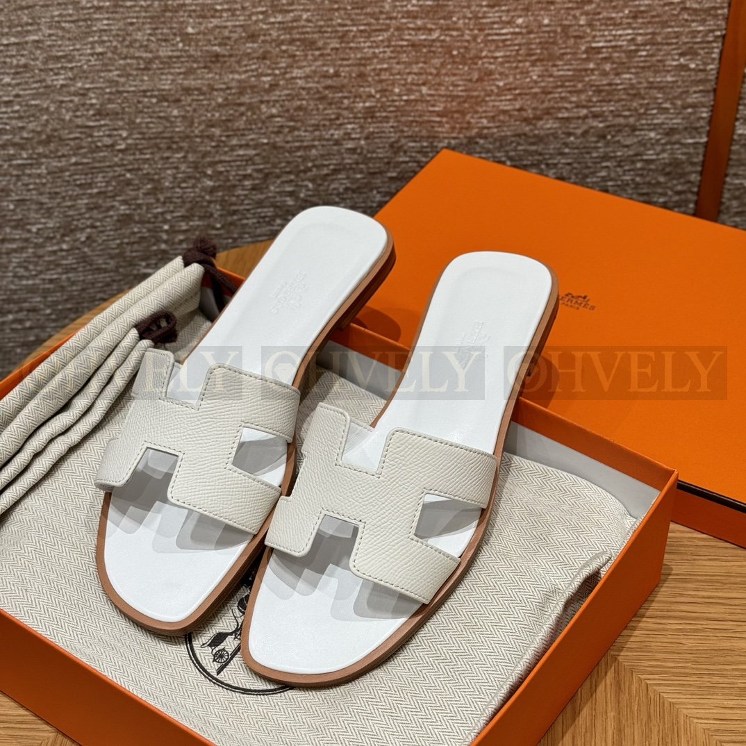 HERMÈS 에르메스 오란 샌들 엡송 카프스킨 (01/Blanc)