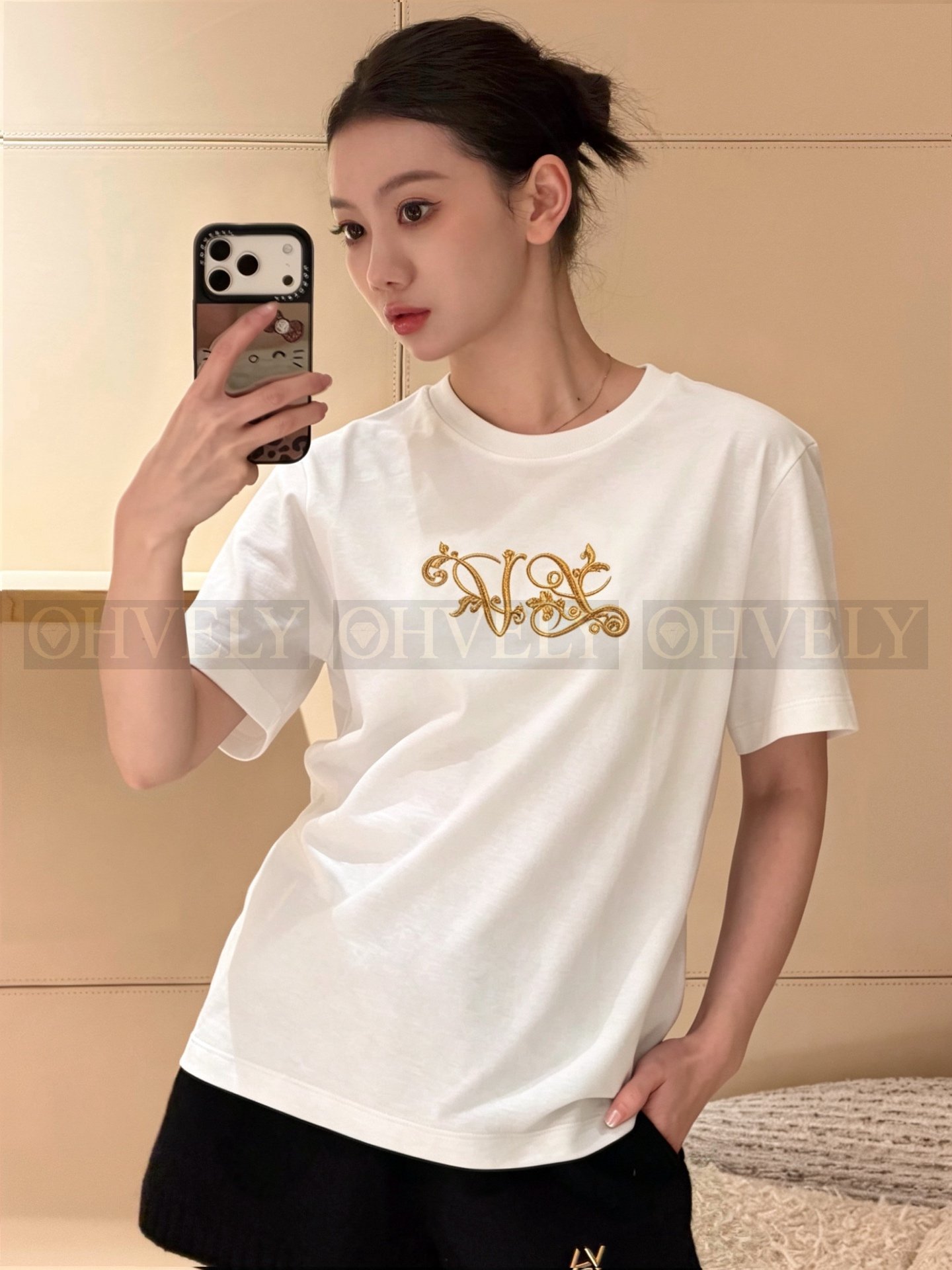 【 ZP버전 】루이비통 Louis Vuitton 골드 시그니처 엠브로이드 티셔츠