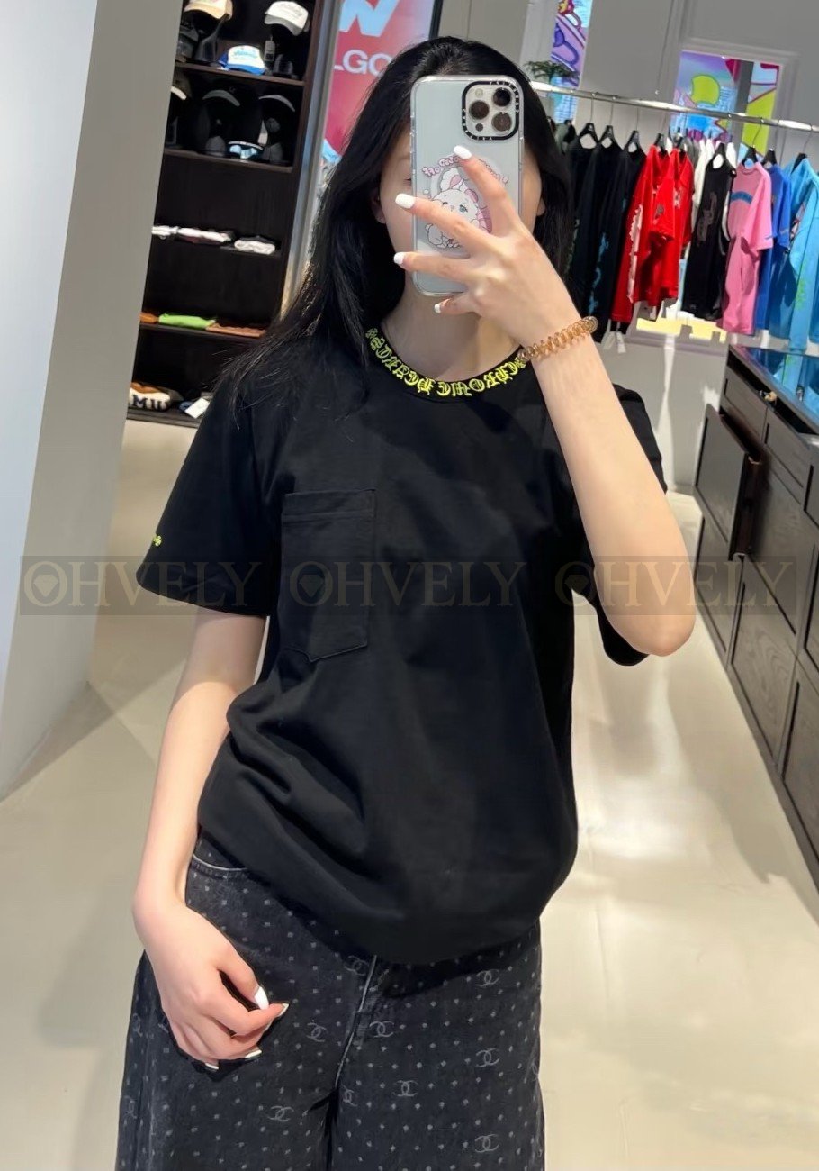 【 ZP버전 】크롬하츠 Chrome Hearts 넥 로고 포켓 반팔 티셔츠
