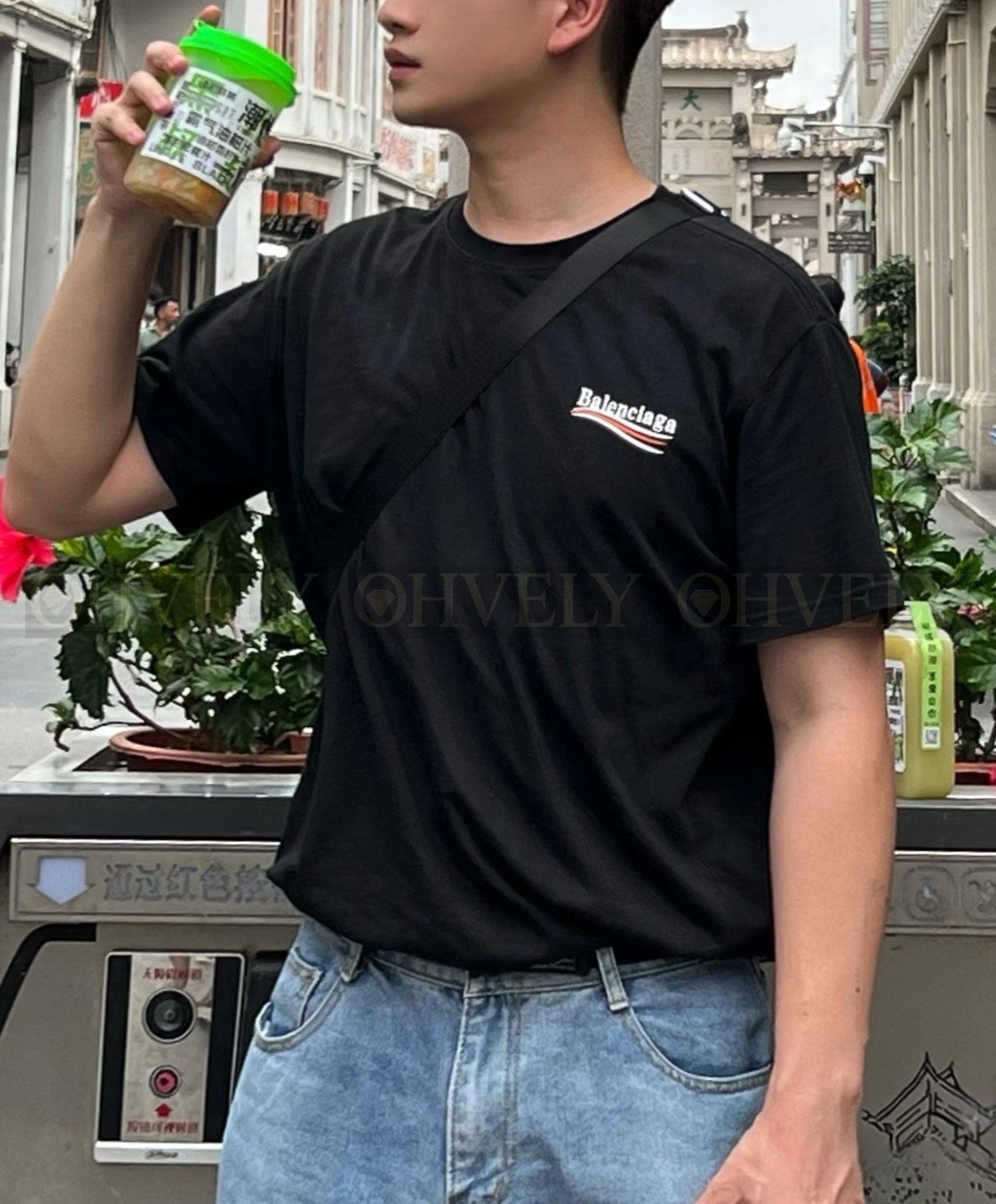 【 ZP버전 】발렌시아가 Balenciaga 캠페인 로고 자수 반팔 티셔츠 블랙