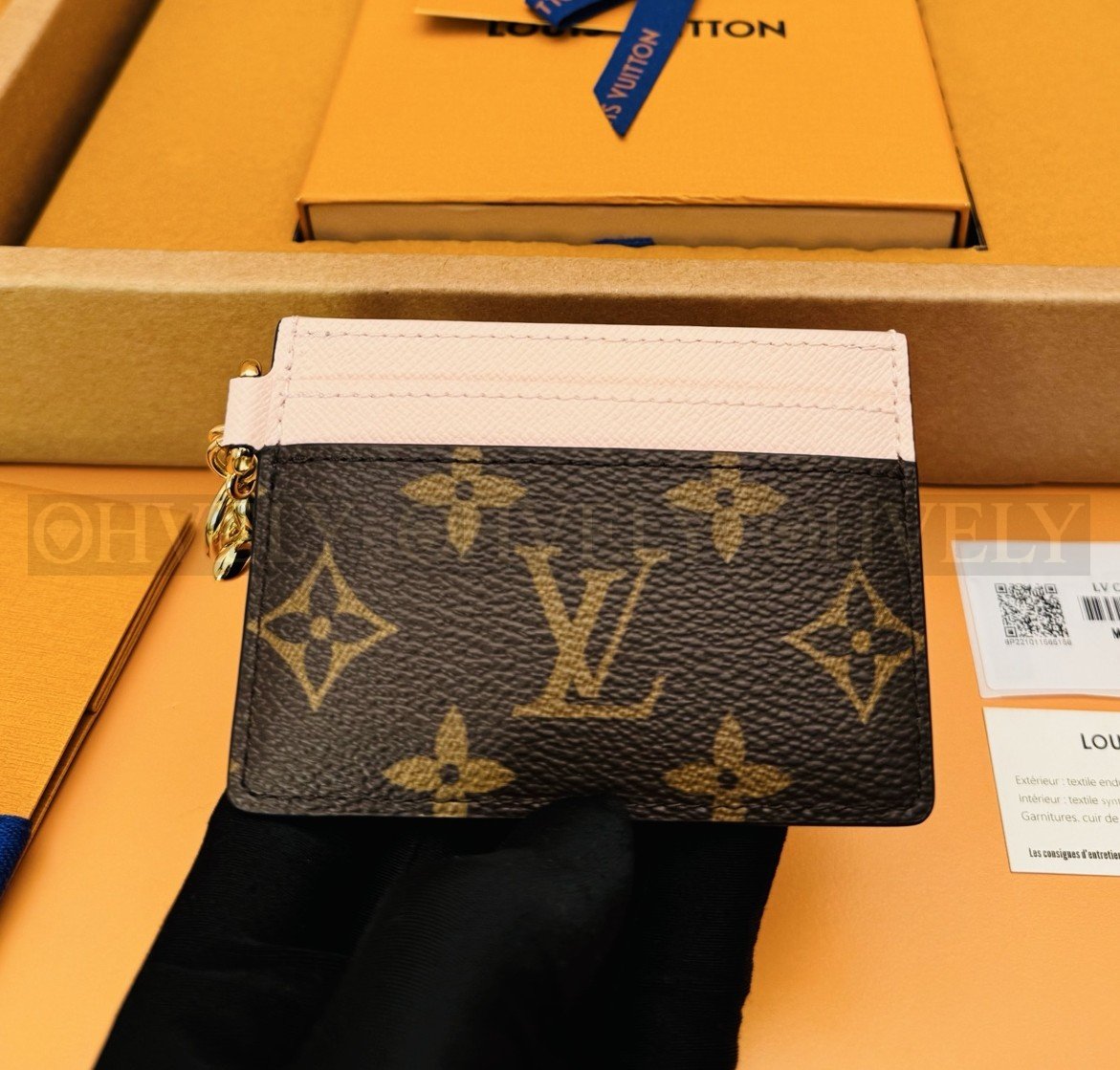 【 ZP 버전 】 루이비통 모노그램 LV 참 카드 홀더 로즈 발레린
