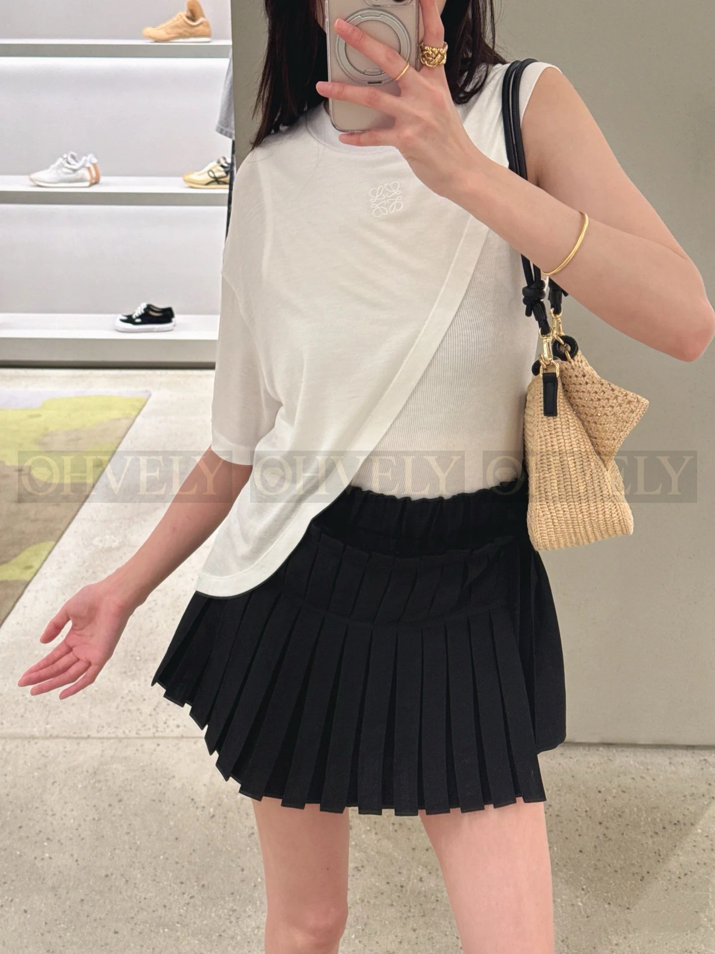 【 ZP버전 】로에베 신상 비대칭 레이어드 반팔 티셔츠 화이트