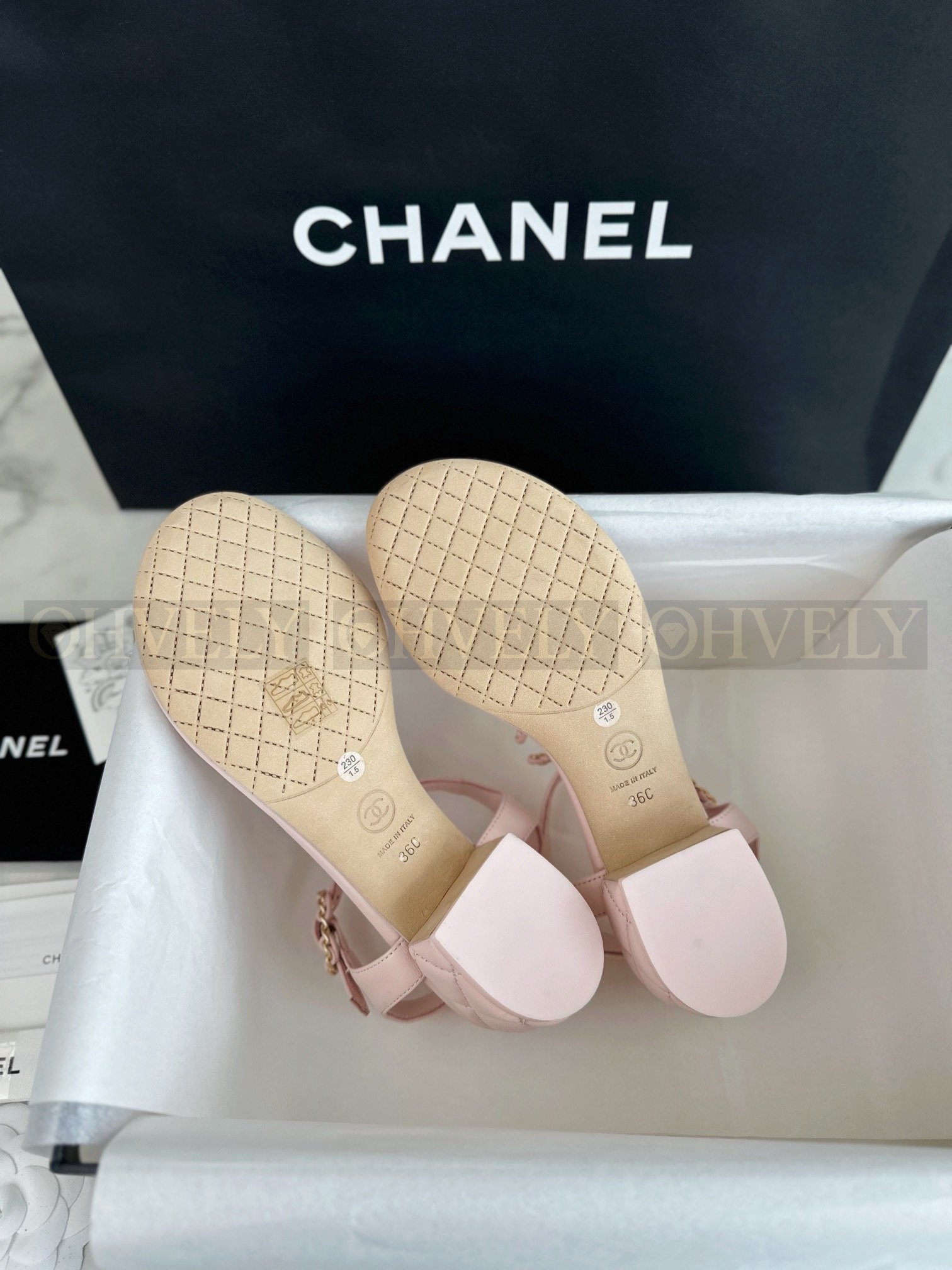 【 ZP버전 】CN 가죽 체인 로고 T스트랩 블록힐 샌들 라이트 상품 썸네일