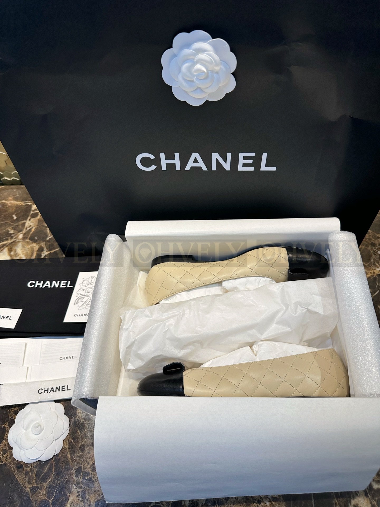 【 ZP버전 】CN 램스킨 퀼팅 서클 백클 스크롤 발레리나 플랫슈즈 상품 썸네일