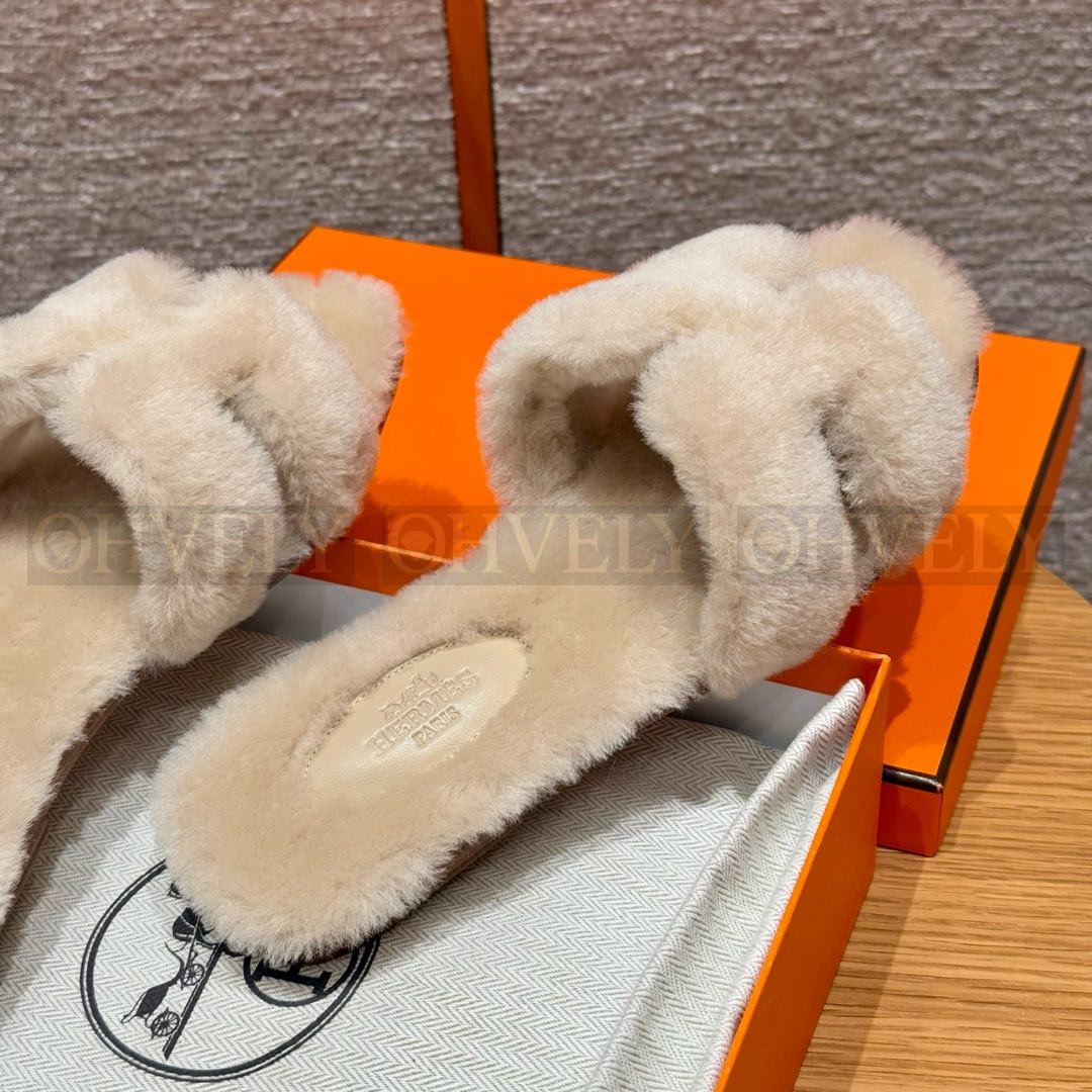 【 ZP버전 】H 오란 숄 시어링 무통 샌들 슬리퍼 베이지 카멜 상품 썸네일
