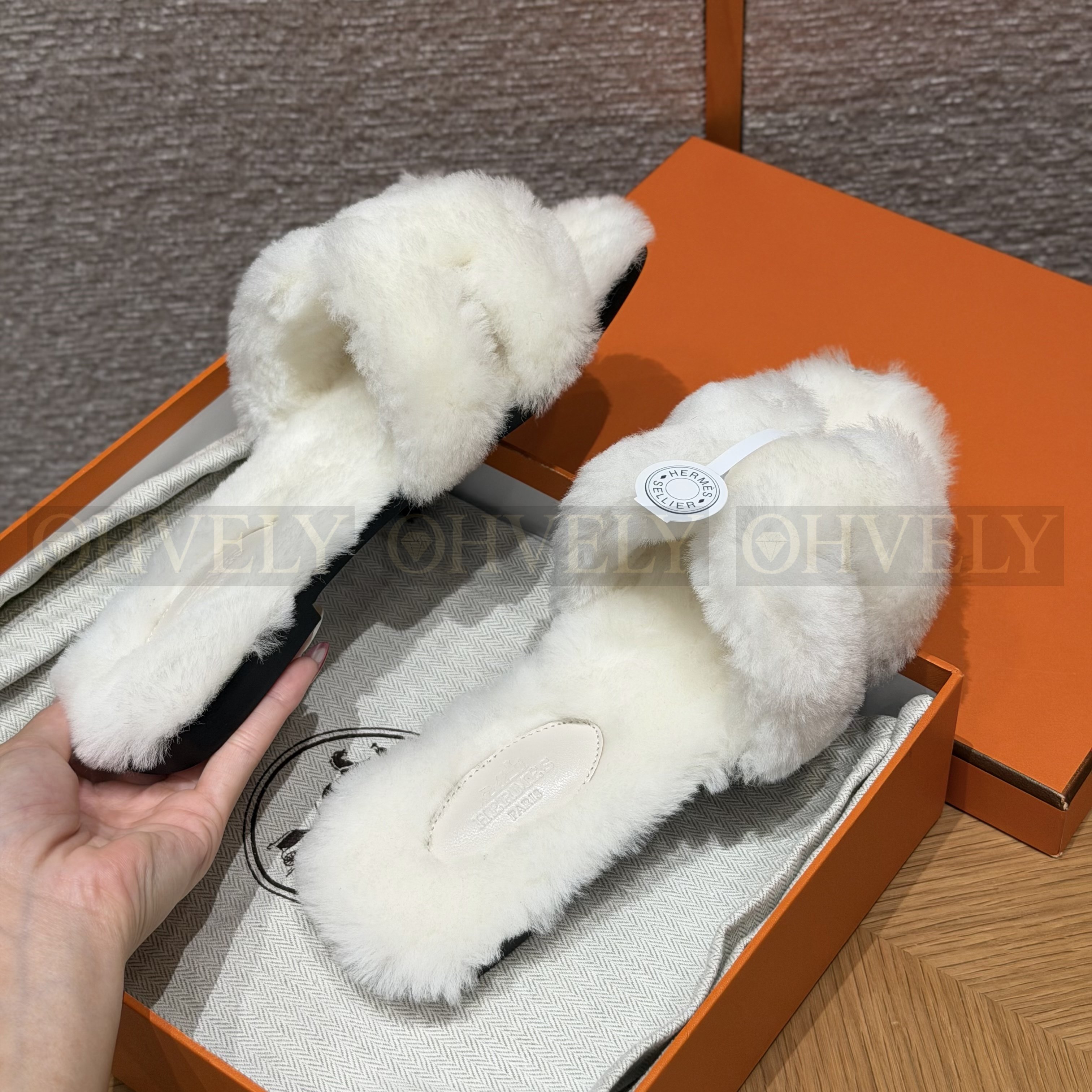 【 ZP버전 】H 오란 숄 시어링 무통 샌들 슬리퍼 블랑 상품 썸네일