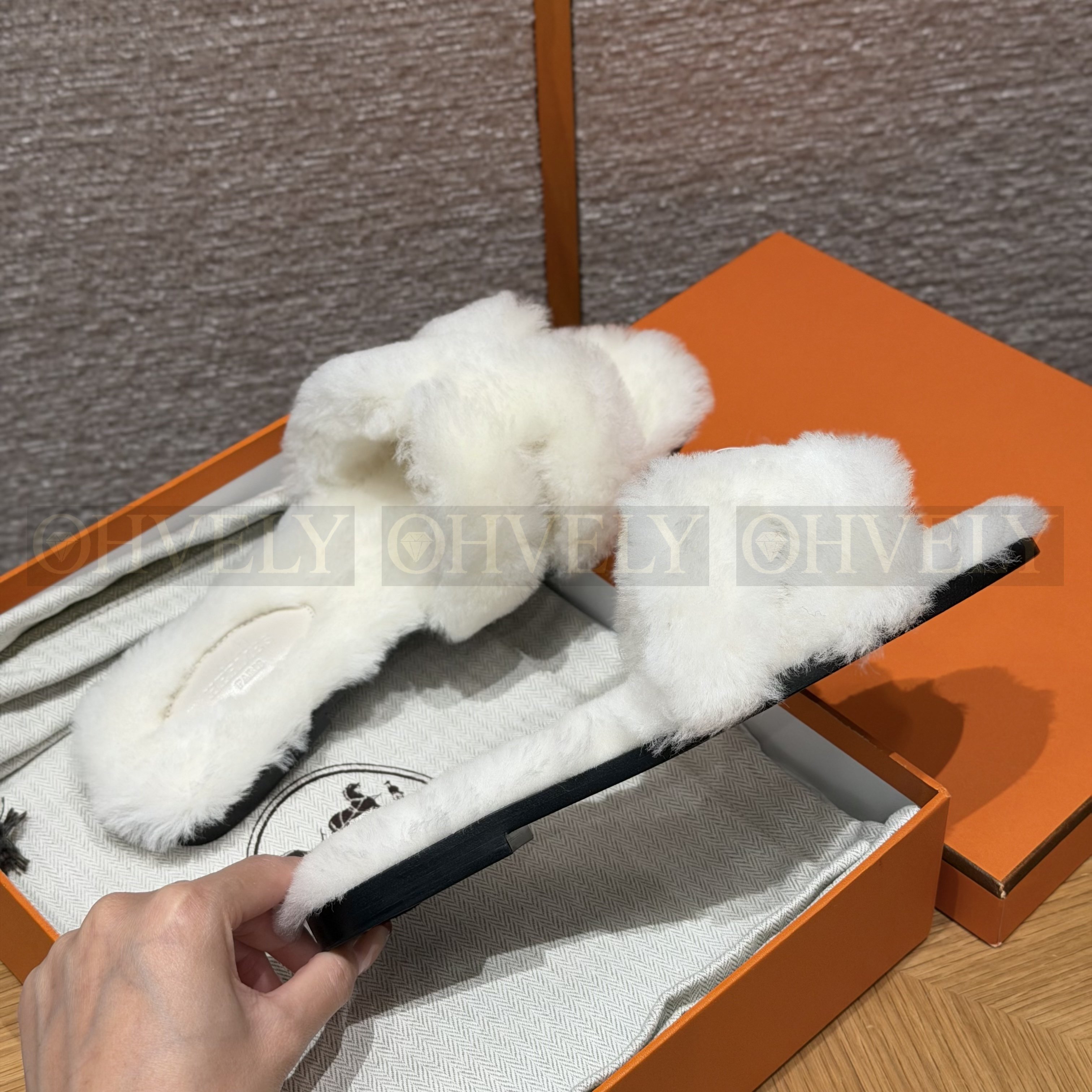 【 ZP버전 】H 오란 숄 시어링 무통 샌들 슬리퍼 블랑 상품 썸네일
