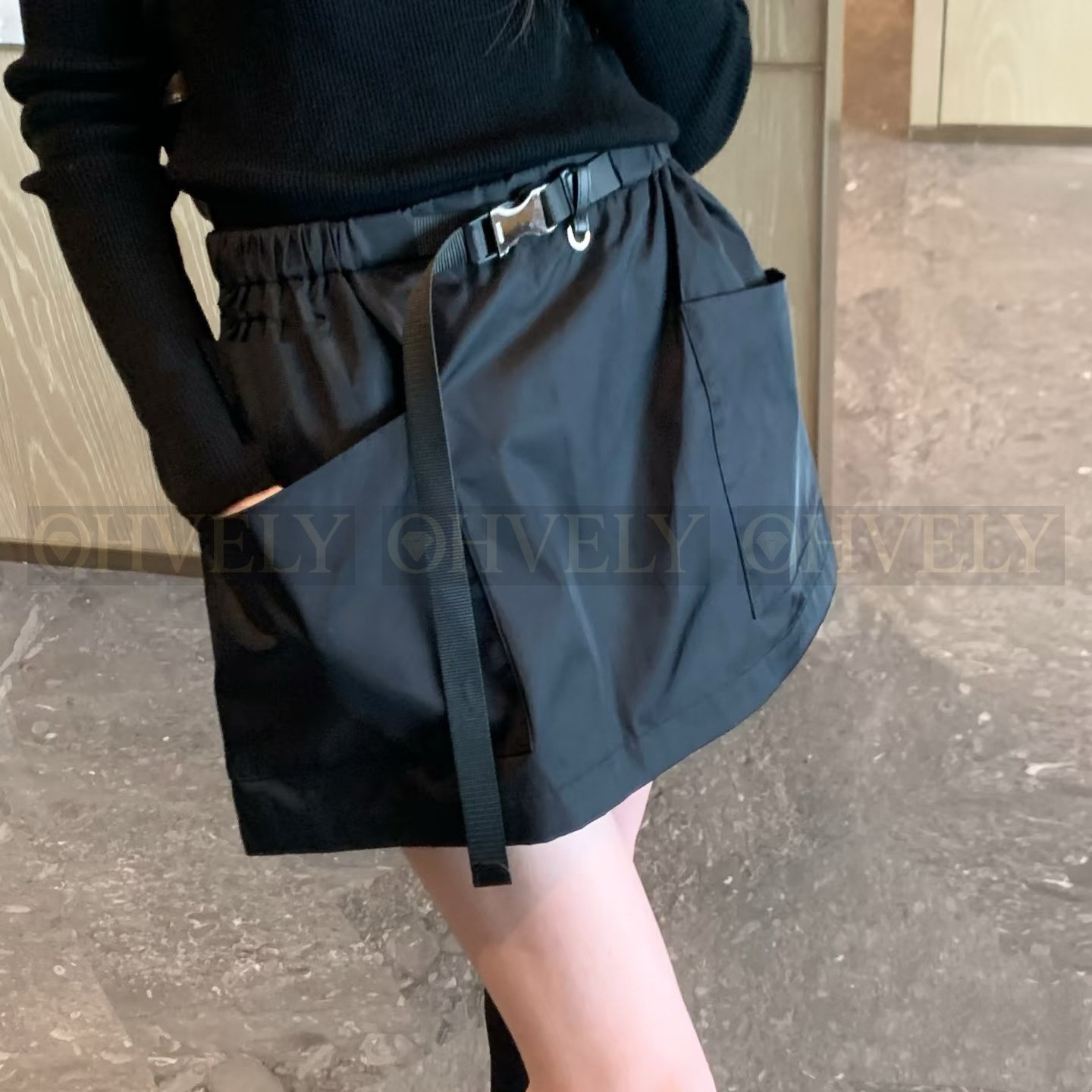 【 ZP버전 】P 블랙 투포켓 나일론 미니 스커트