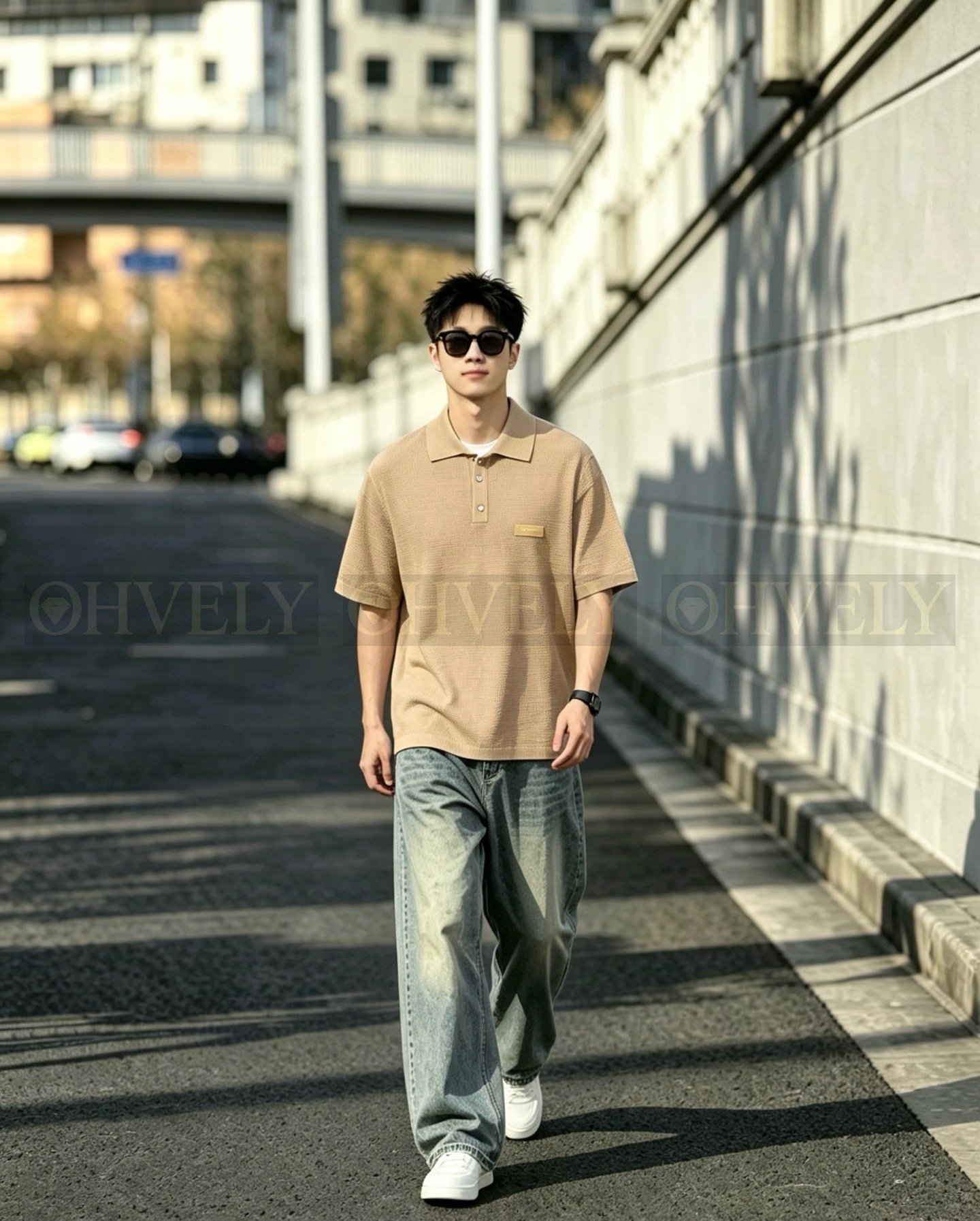【 ZP버전 】LV 와펜 가죽 패치 레터링 니트 폴로 셔츠 상품 썸네일
