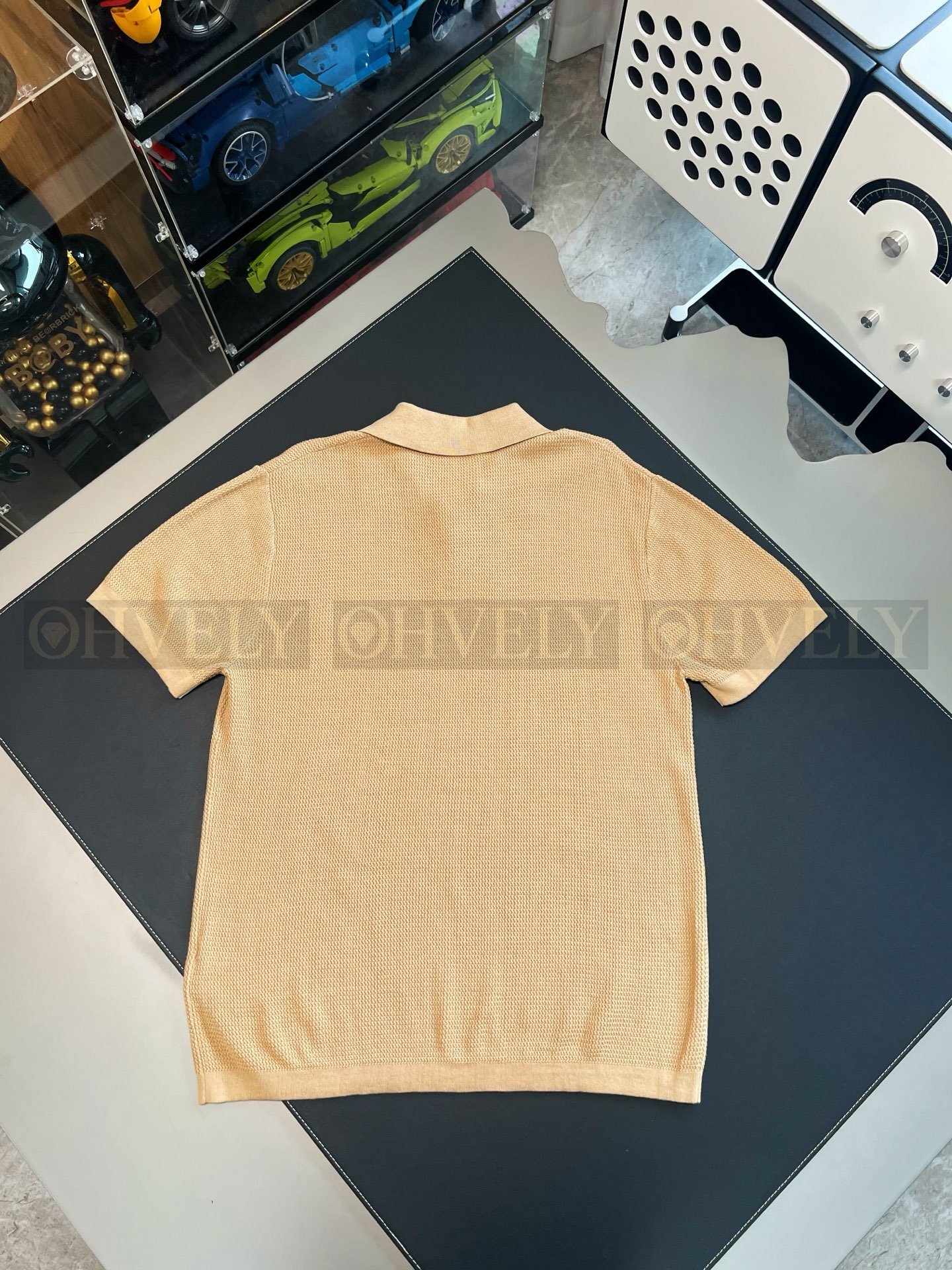 【 ZP버전 】LV 와펜 가죽 패치 레터링 니트 폴로 셔츠 상품 썸네일