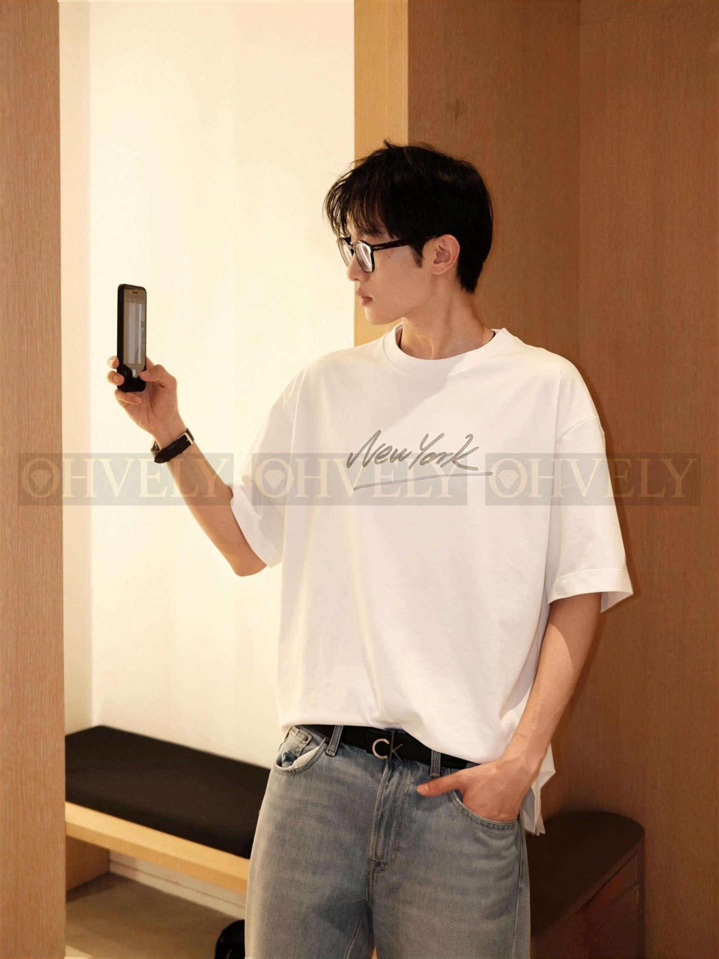 【 ZP버전 】GC 글리터 실버 시그니처 필기체 반팔 티셔츠 상품 썸네일